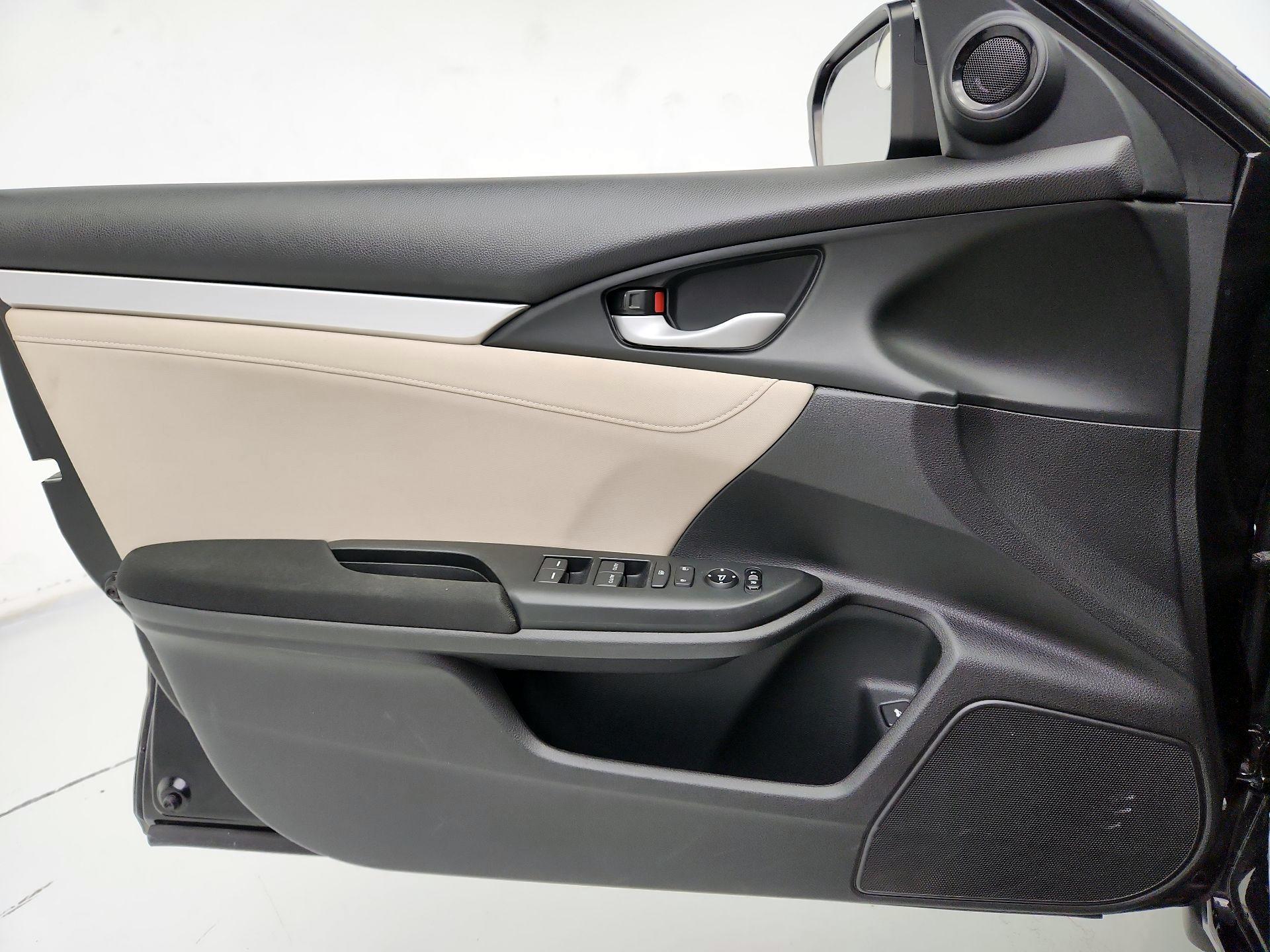 Thumbnail: 2017 Honda Civic - 12