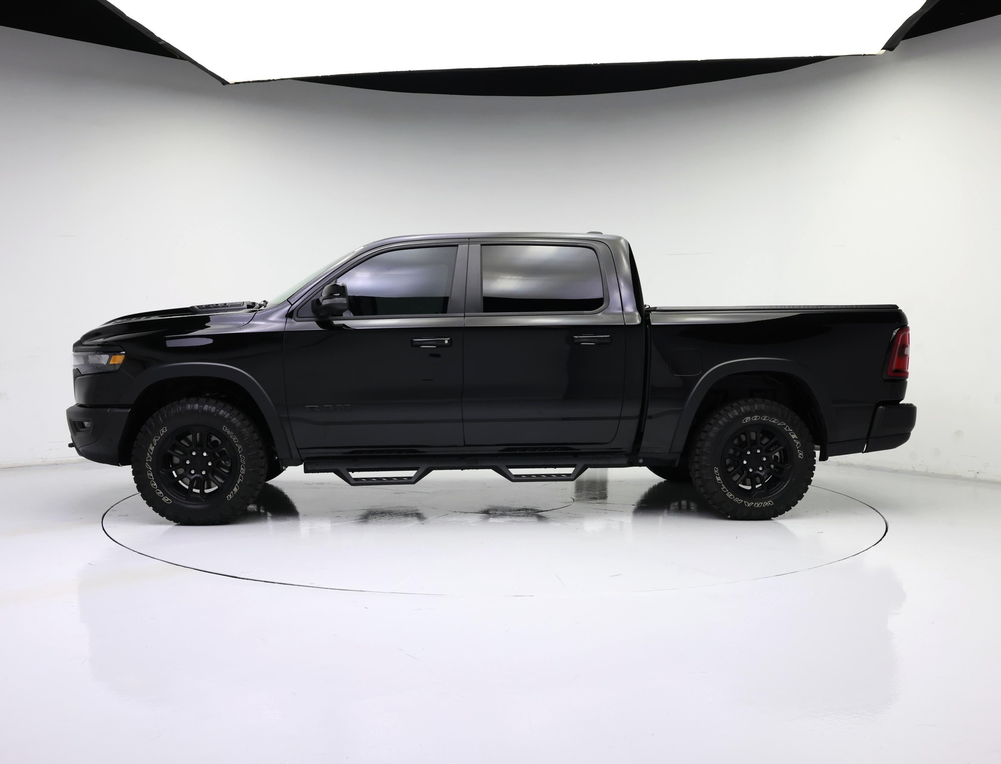 Thumbnail: 2025 RAM 1500 - 3