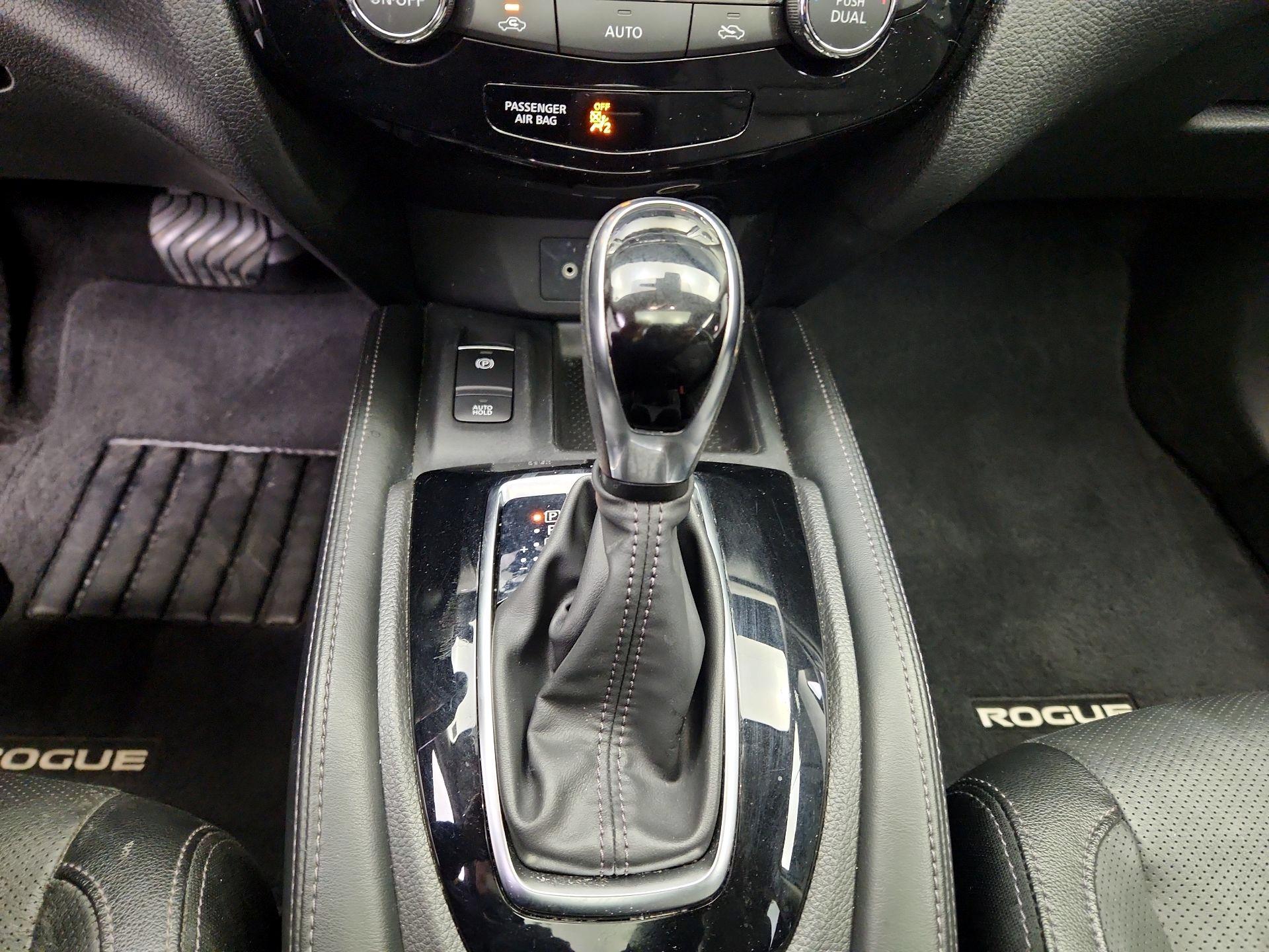 Thumbnail: 2019 Nissan Rogue - 18