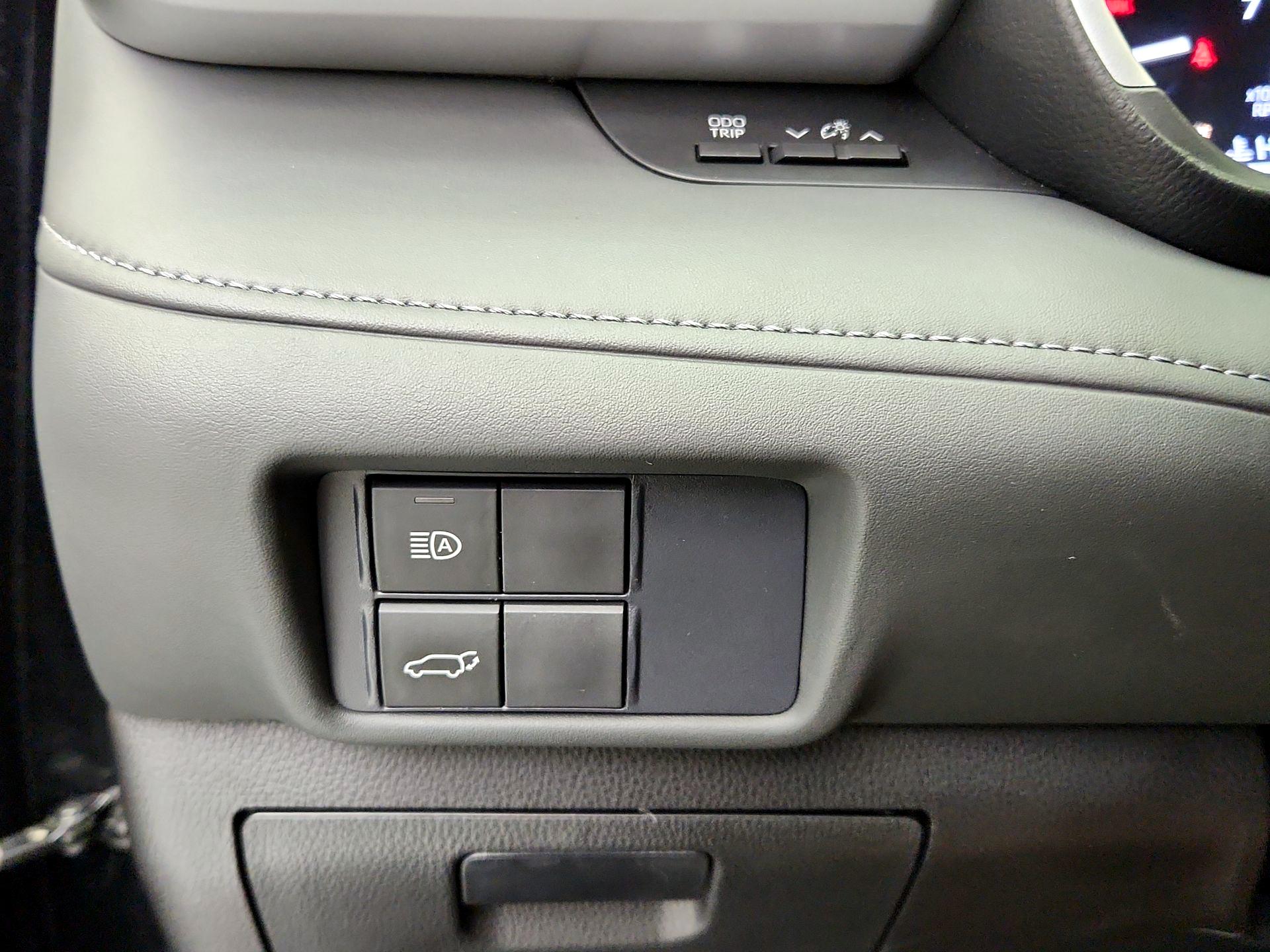 Thumbnail: 2021 Toyota Highlander - 13