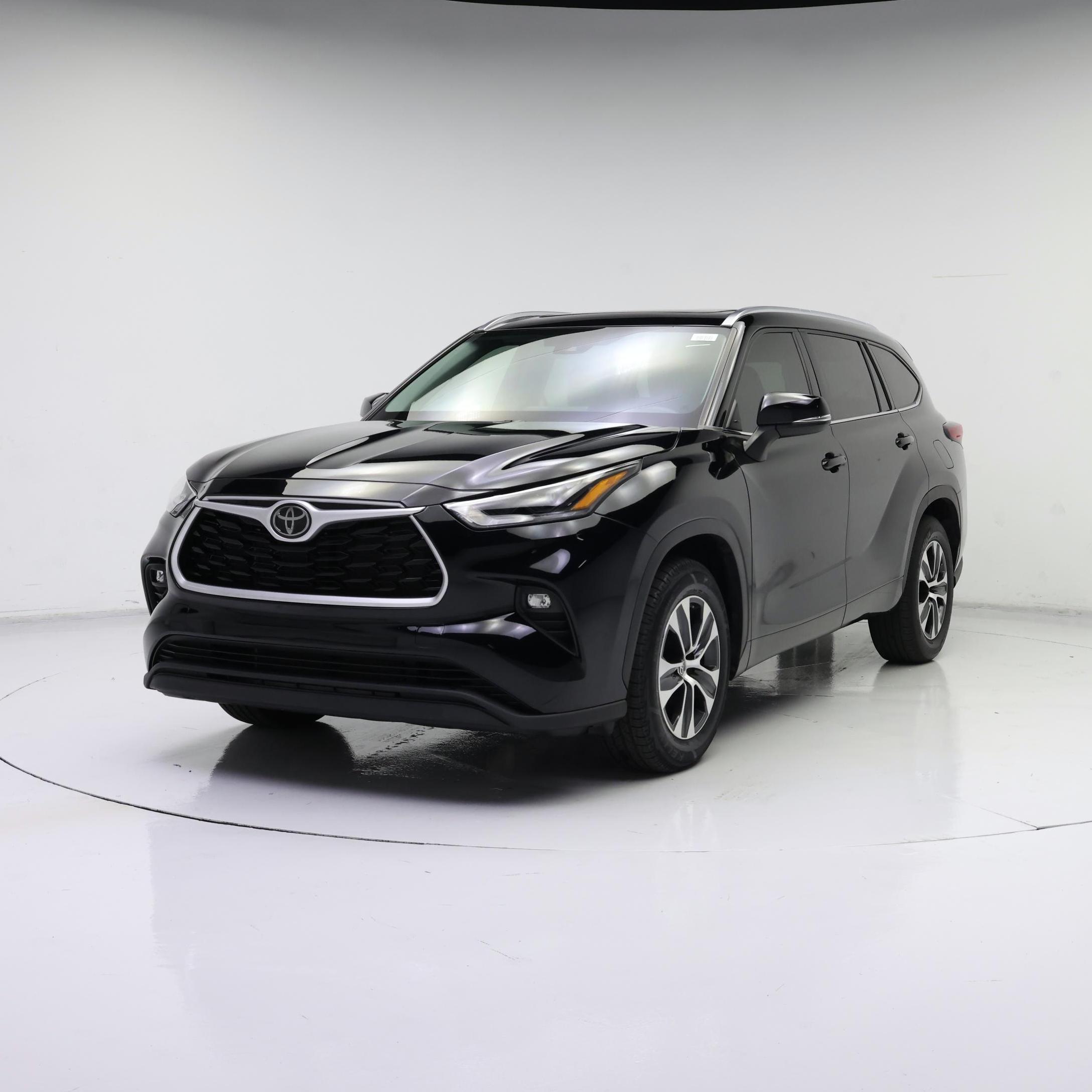 Thumbnail: 2021 Toyota Highlander - 4