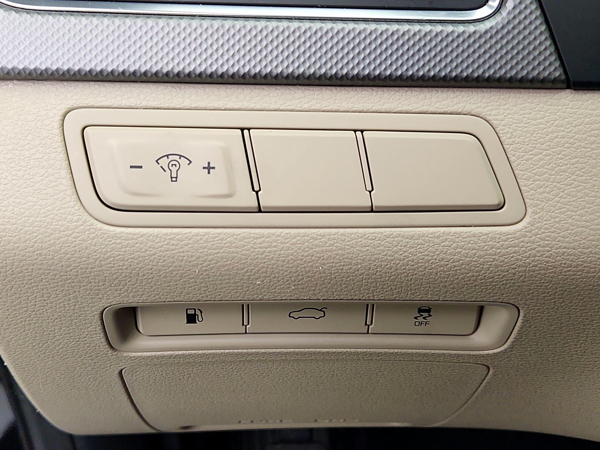 Thumbnail: 2016 Hyundai Sonata - 13