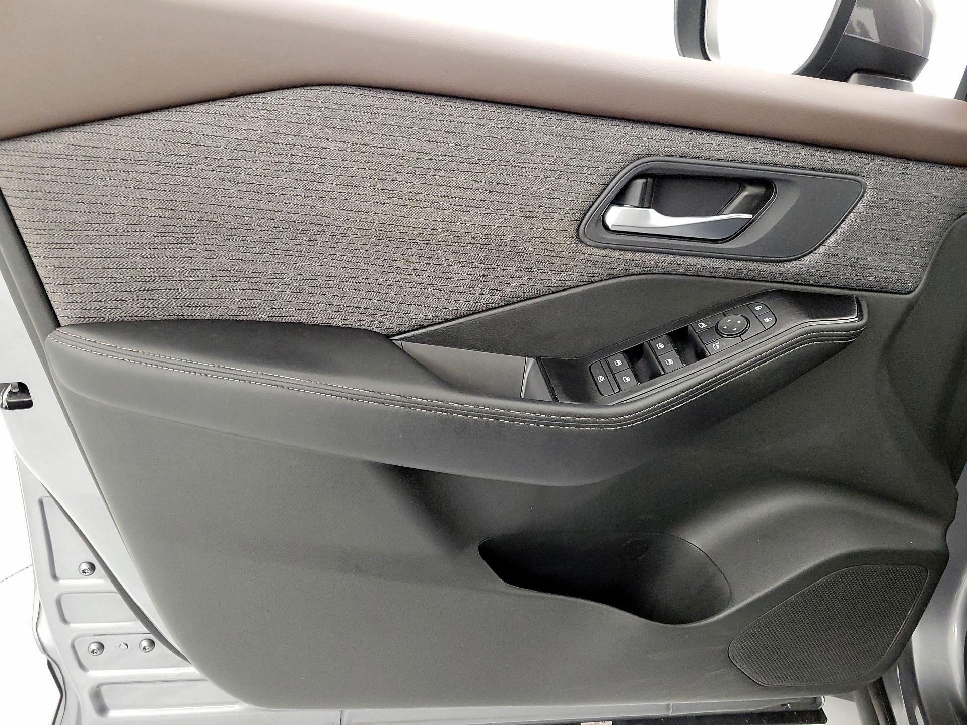 Thumbnail: 2023 Nissan Rogue - 12