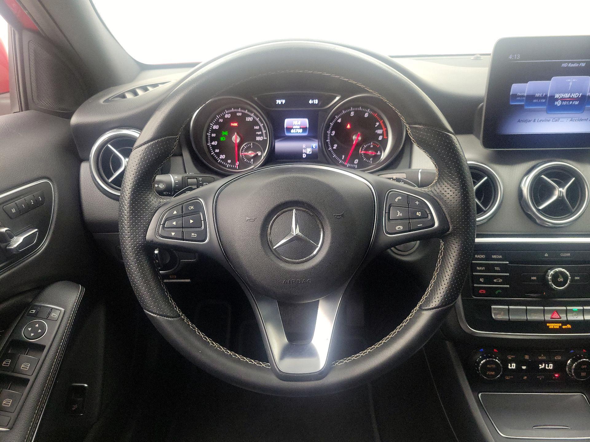 Thumbnail: 2018 Mercedes-Benz GLA - 10