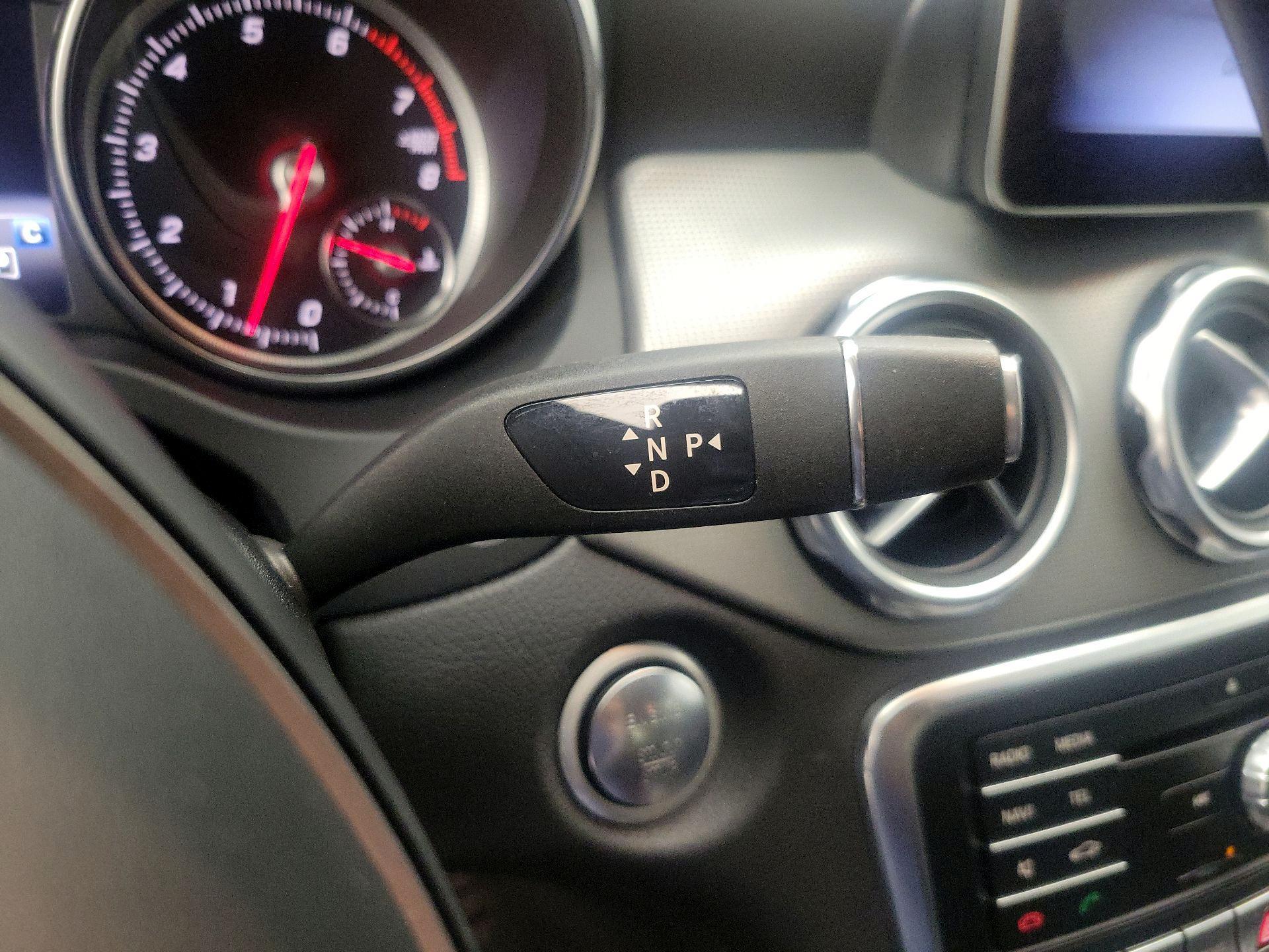 Thumbnail: 2018 Mercedes-Benz GLA - 17