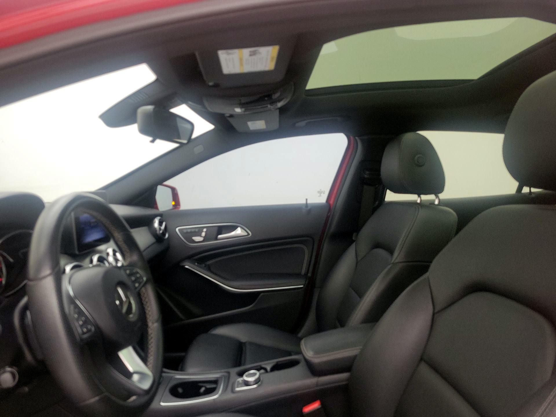 Thumbnail: 2018 Mercedes-Benz GLA - 19