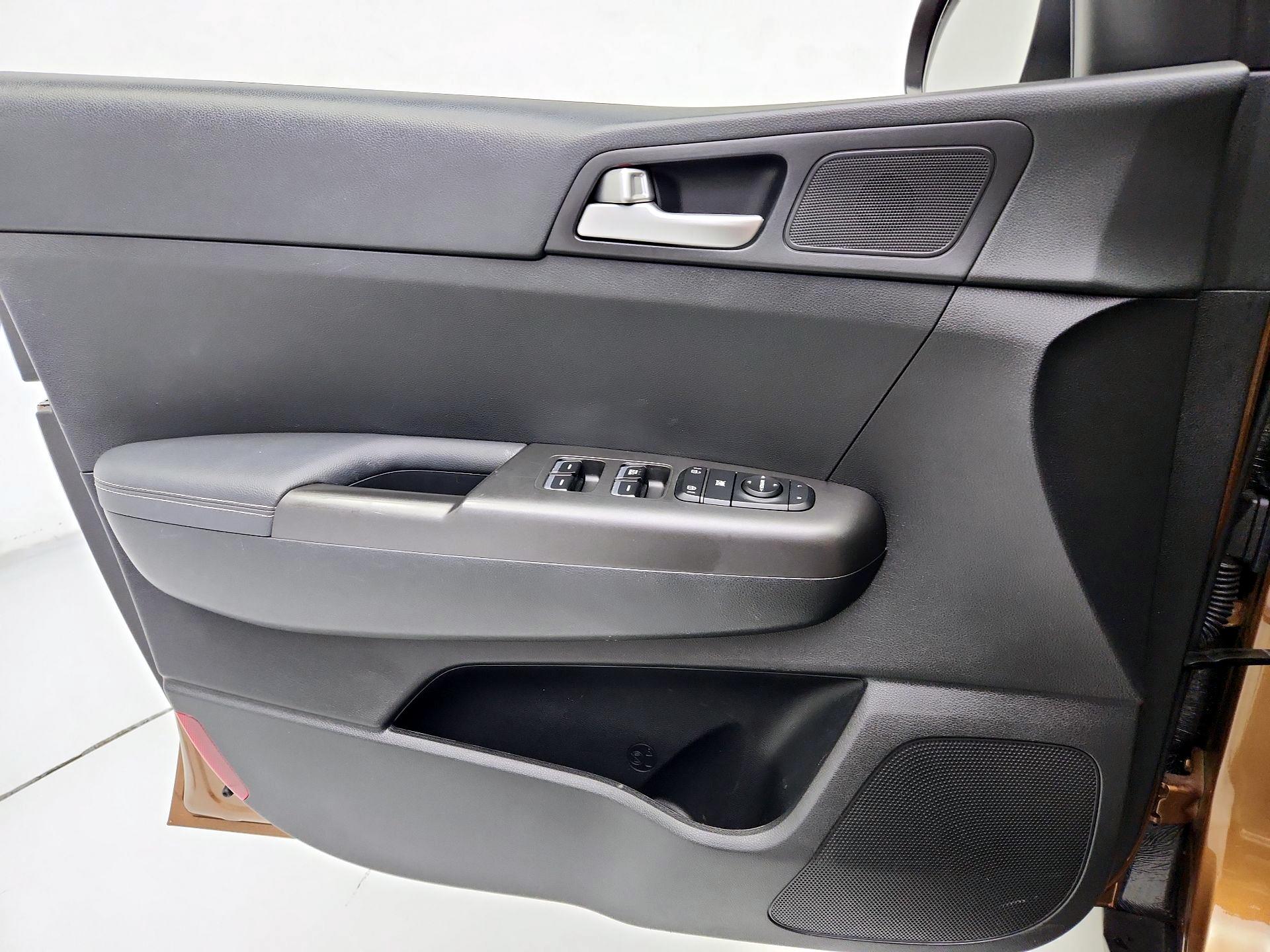 Thumbnail: 2020 Kia Sportage - 12