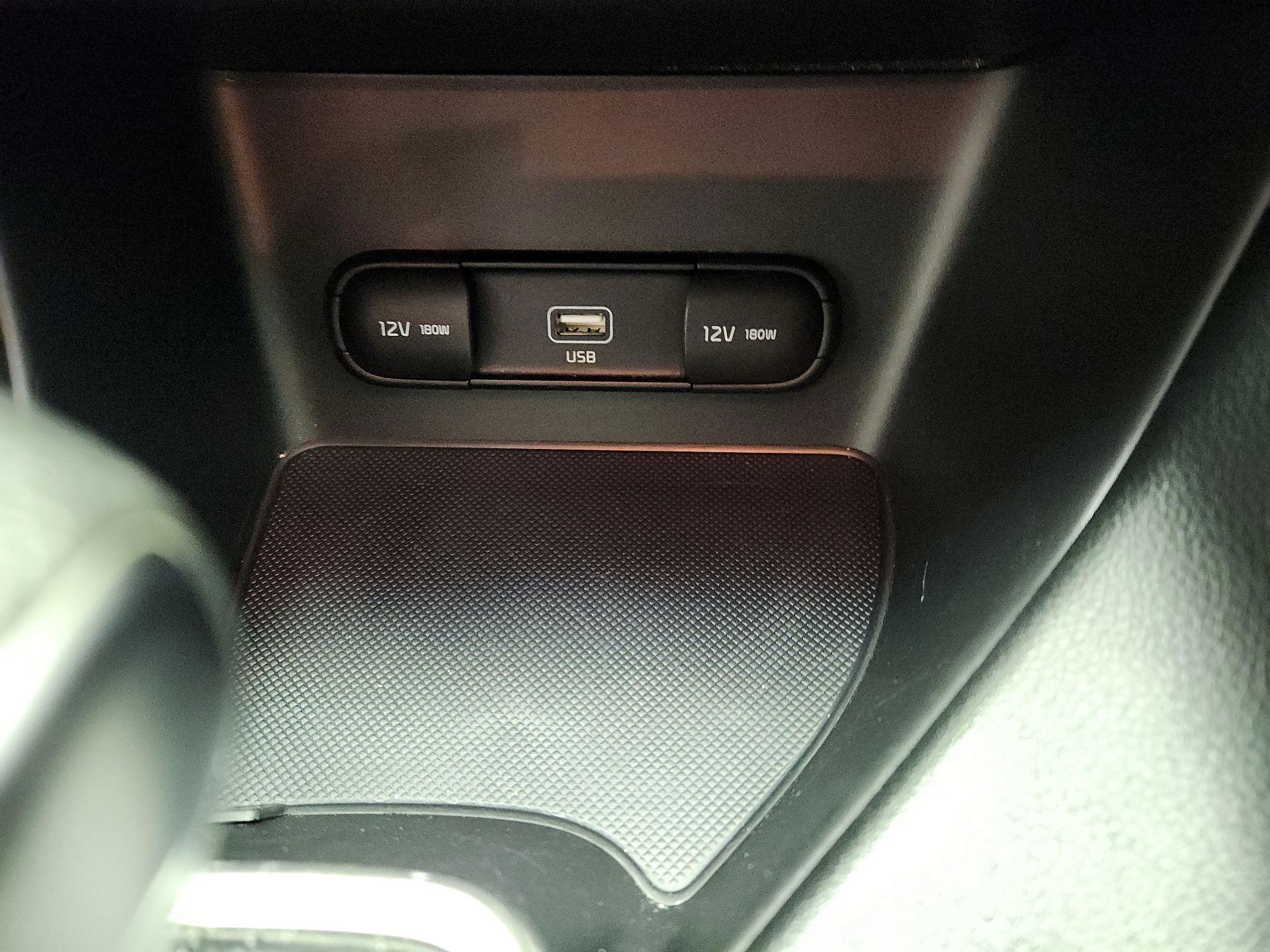 Thumbnail: 2020 Kia Sportage - 18