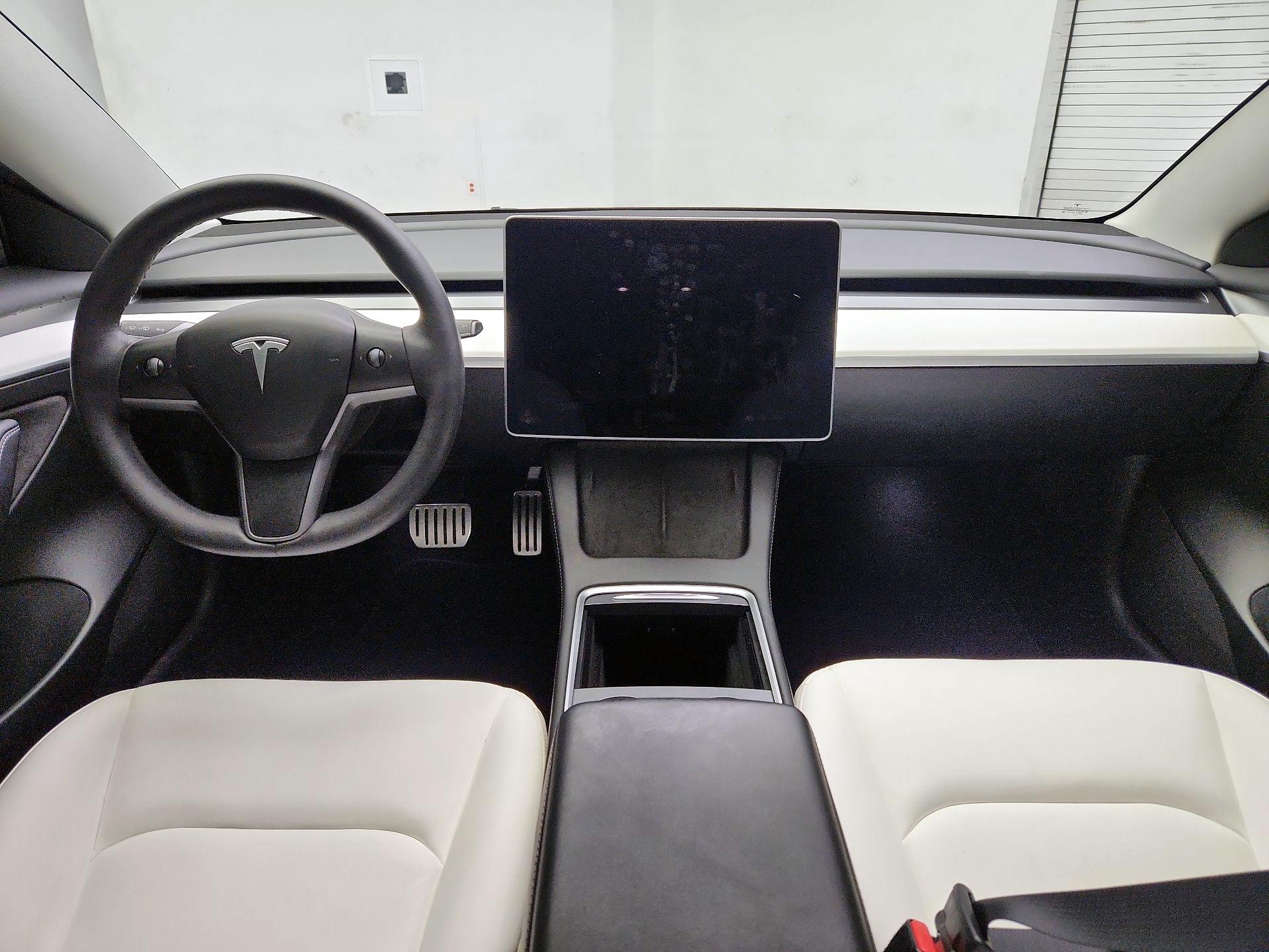 Thumbnail: 2023 Tesla Model 3 - 9