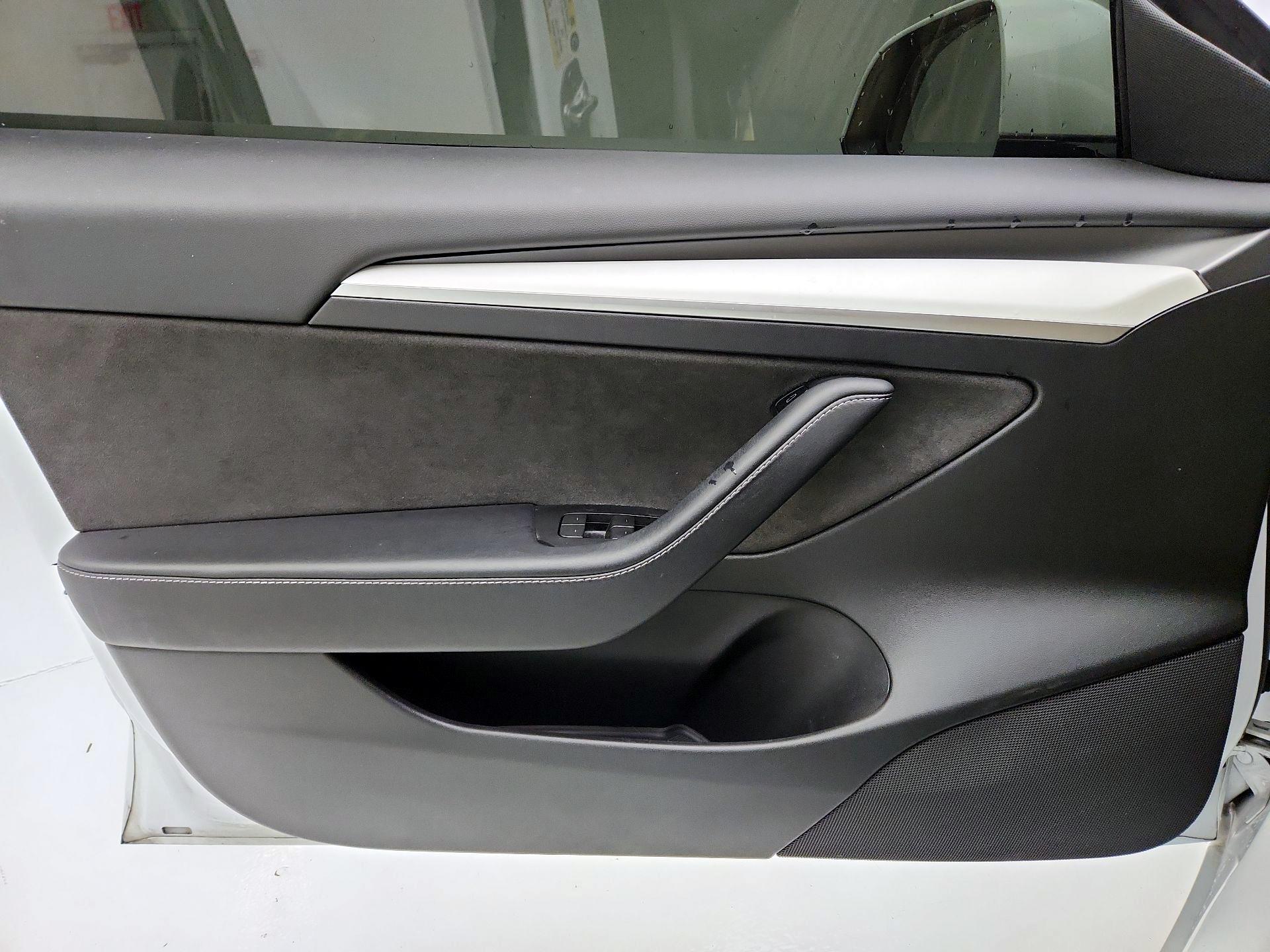 Thumbnail: 2023 Tesla Model 3 - 12