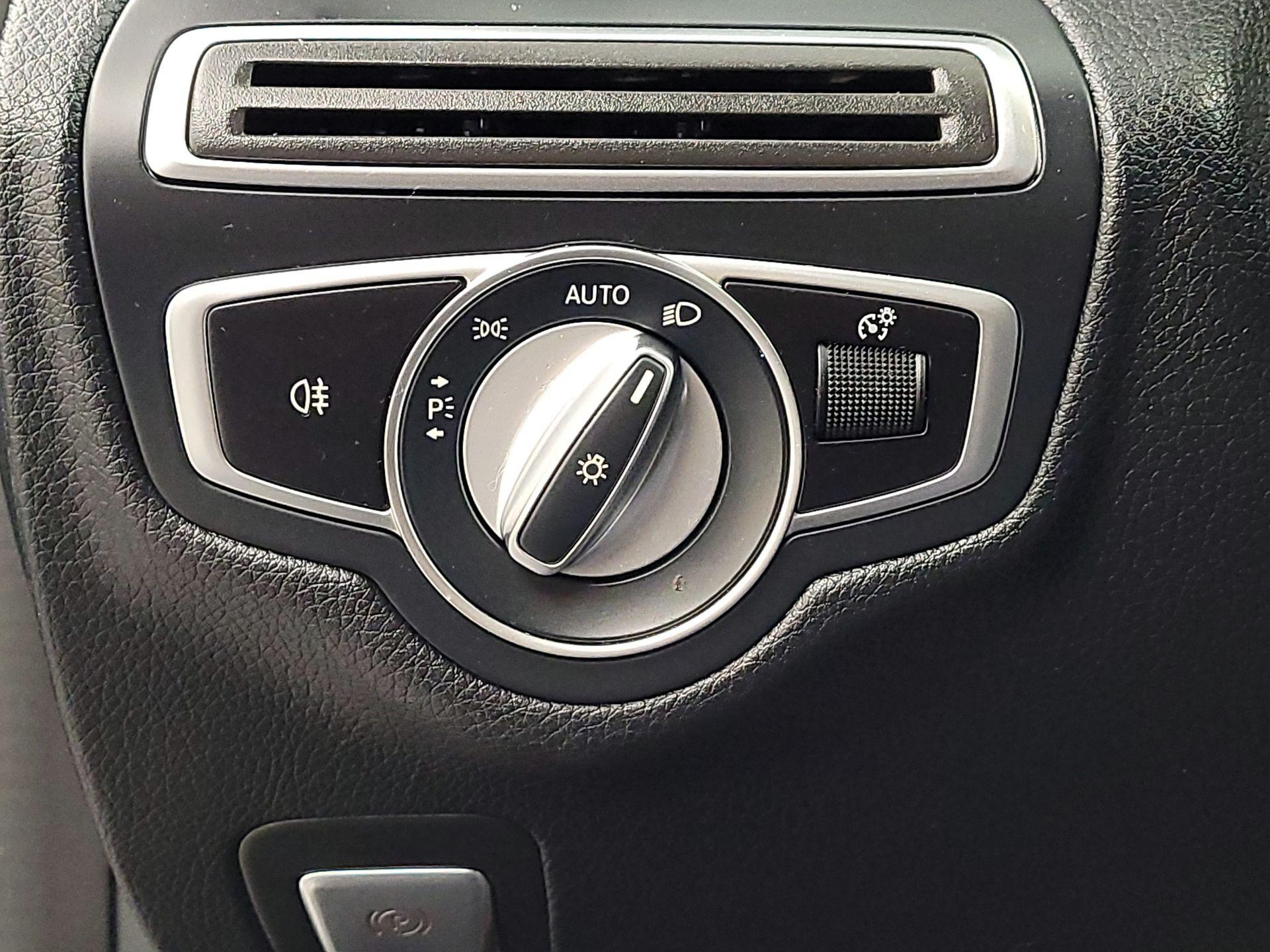 Thumbnail: 2020 Mercedes-Benz C-Class - 13