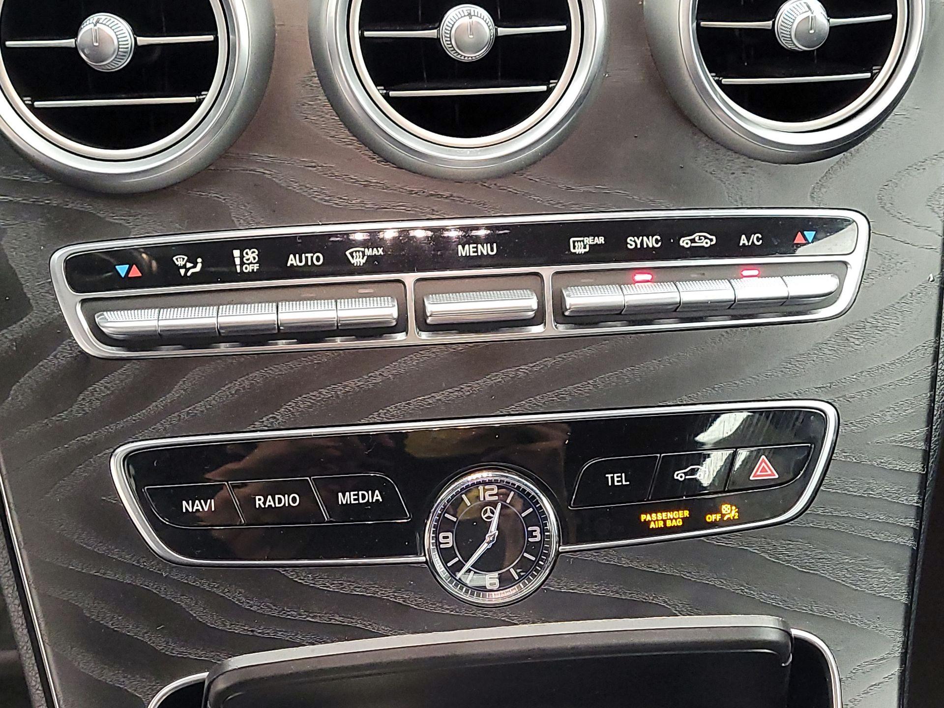 Thumbnail: 2020 Mercedes-Benz C-Class - 16