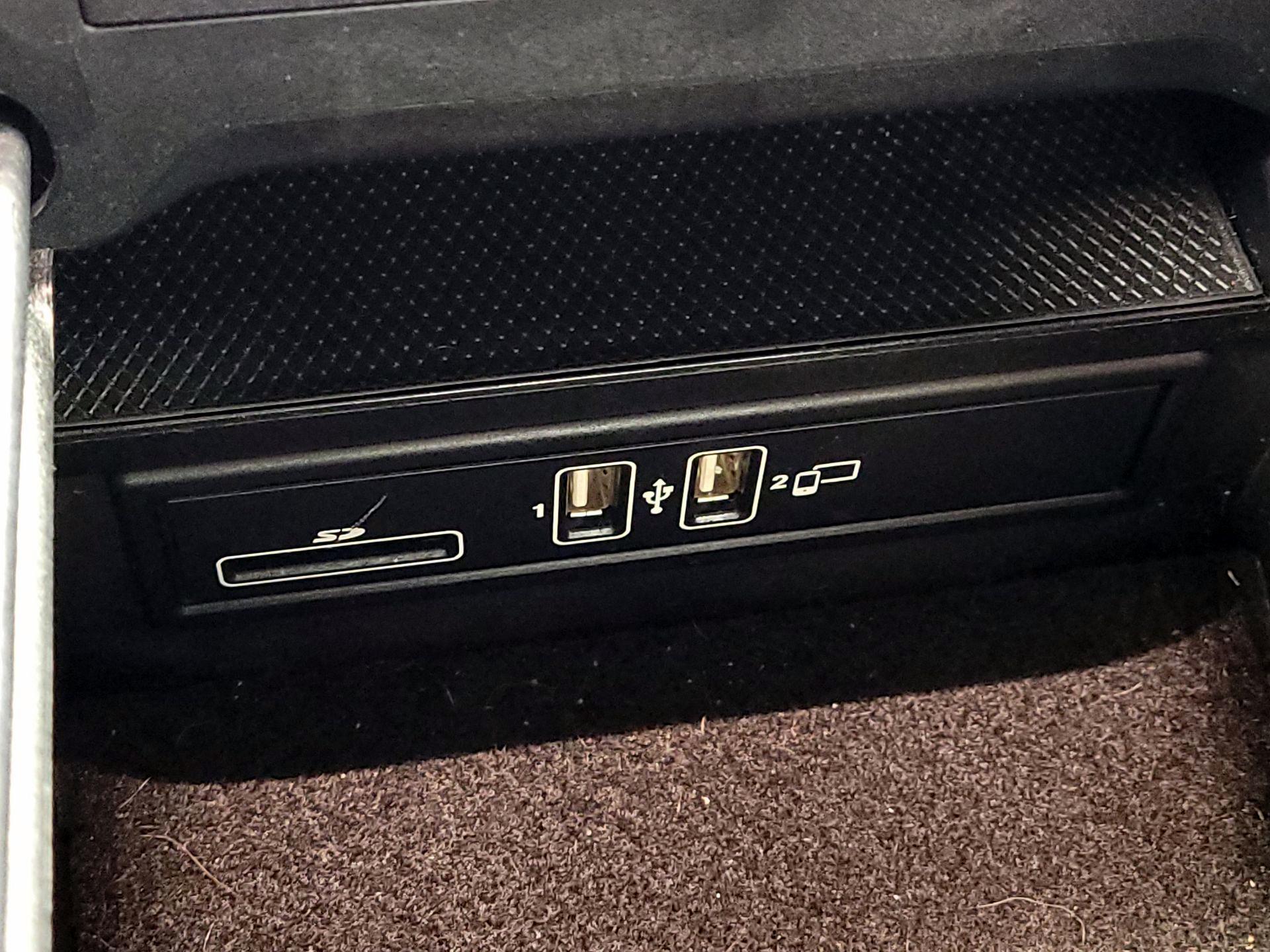 Thumbnail: 2020 Mercedes-Benz C-Class - 18