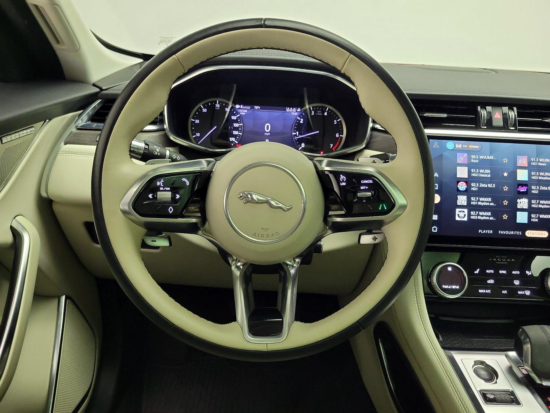 Thumbnail: 2022 Jaguar F-Pace - 10