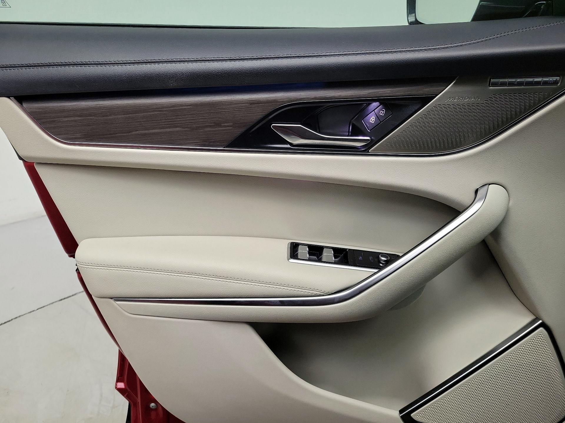 Thumbnail: 2022 Jaguar F-Pace - 12