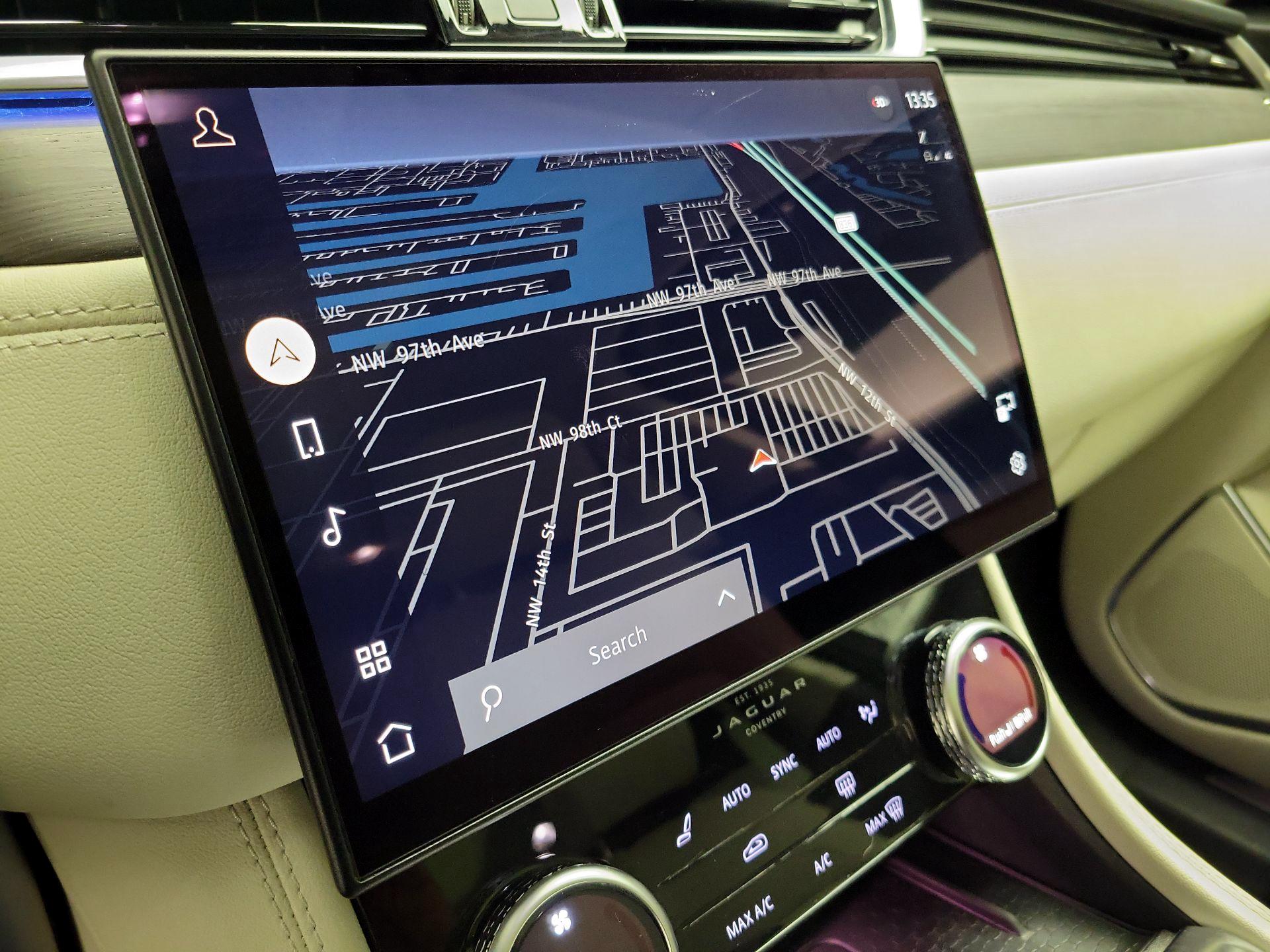 Thumbnail: 2022 Jaguar F-Pace - 14