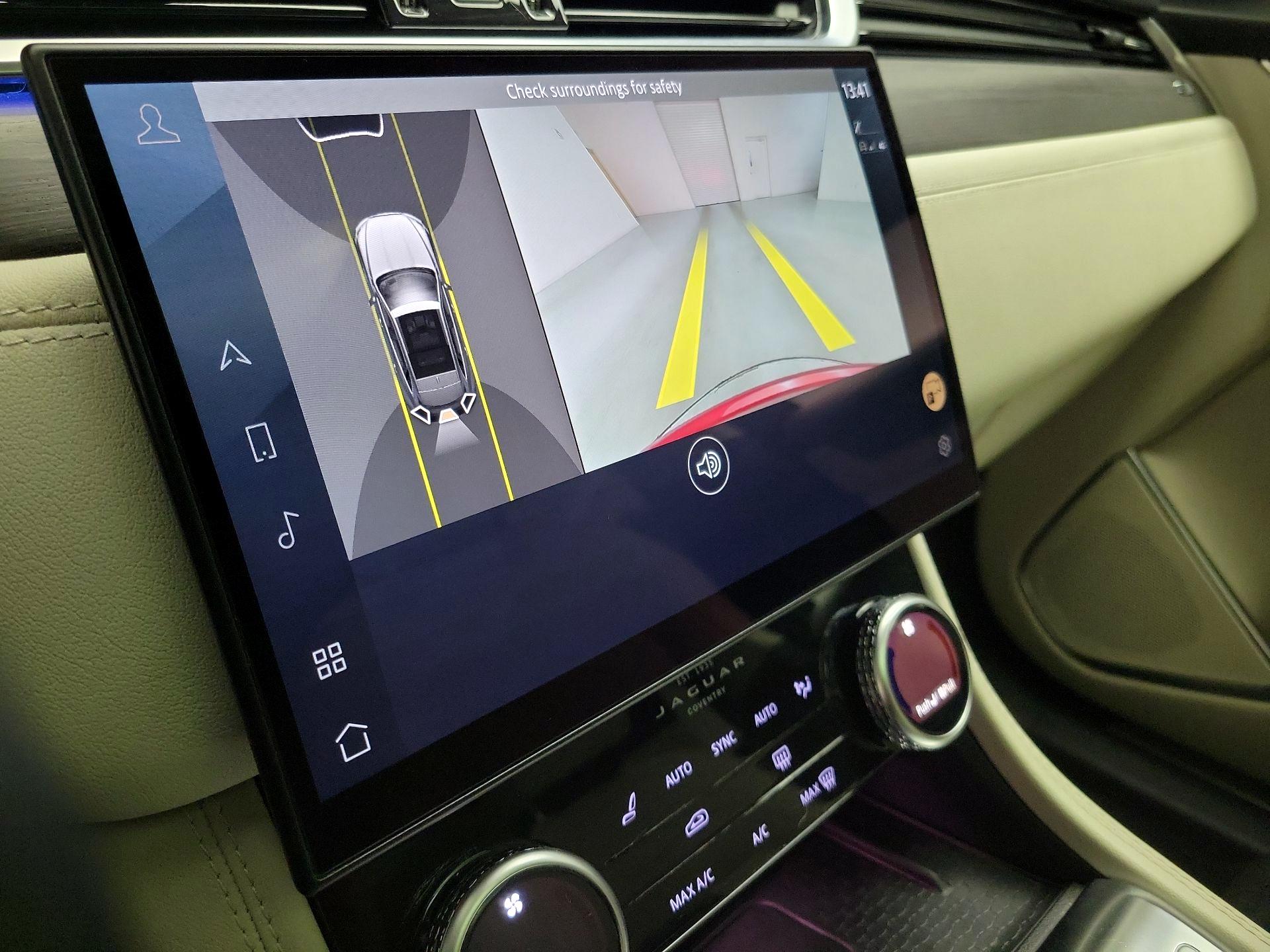 Thumbnail: 2022 Jaguar F-Pace - 15