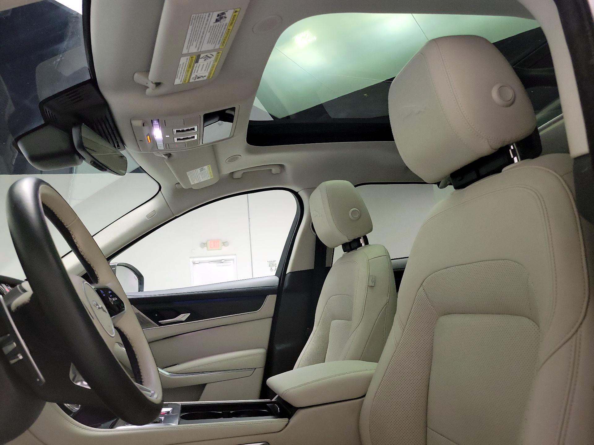 Thumbnail: 2022 Jaguar F-Pace - 20