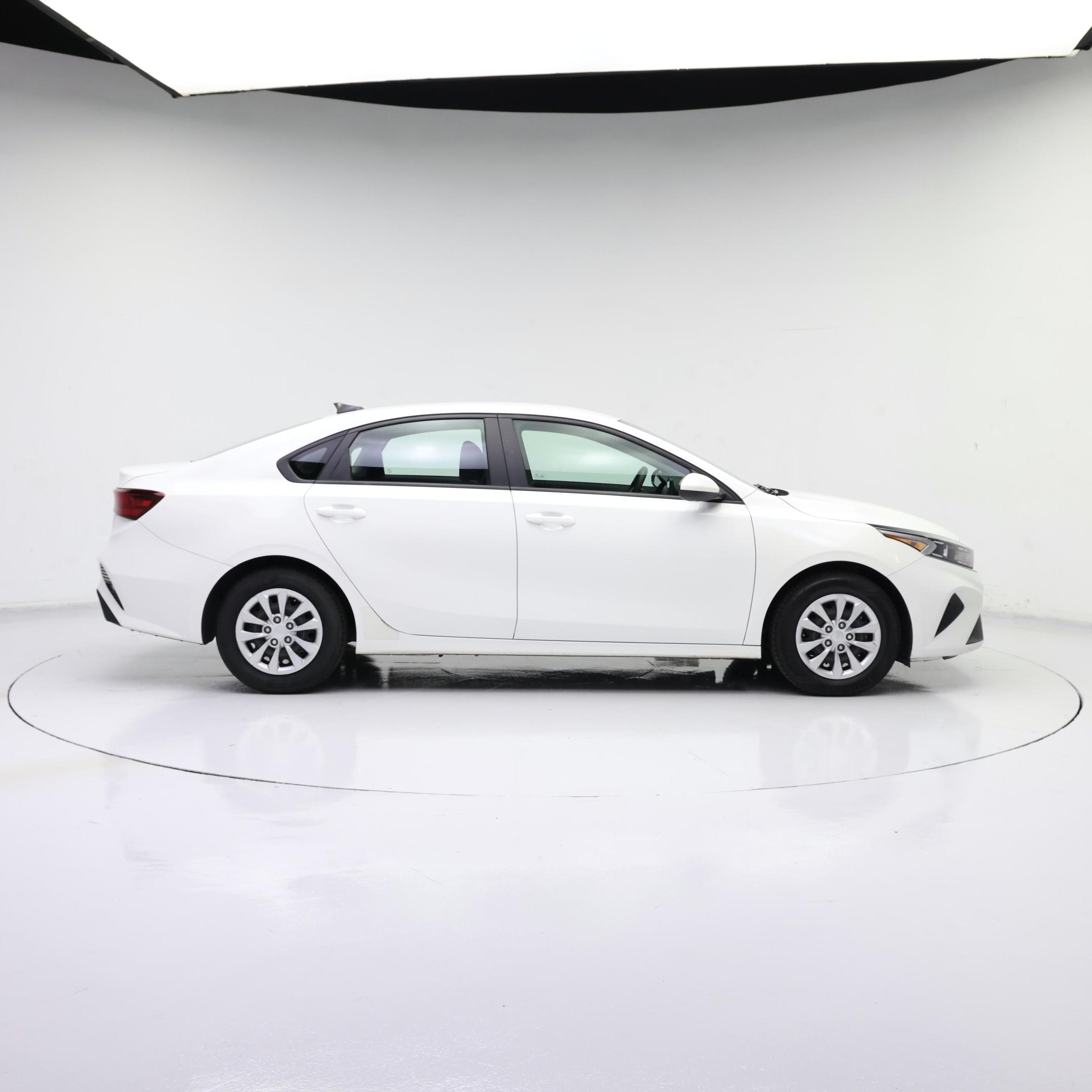 Thumbnail: 2022 Kia Forte - 7