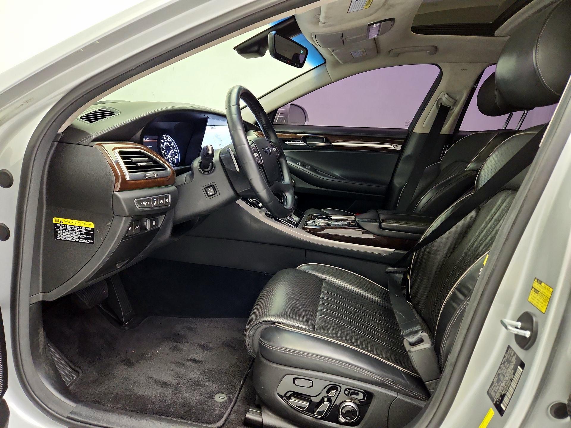 Thumbnail: 2019 Genesis G90 - 11