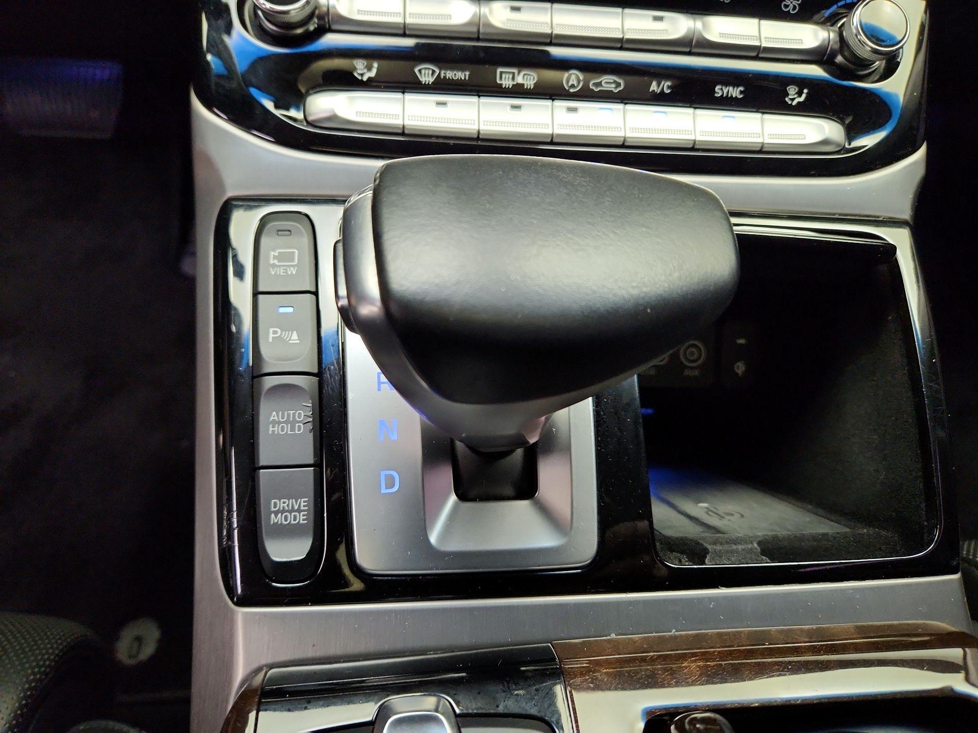 Thumbnail: 2019 Genesis G90 - 18