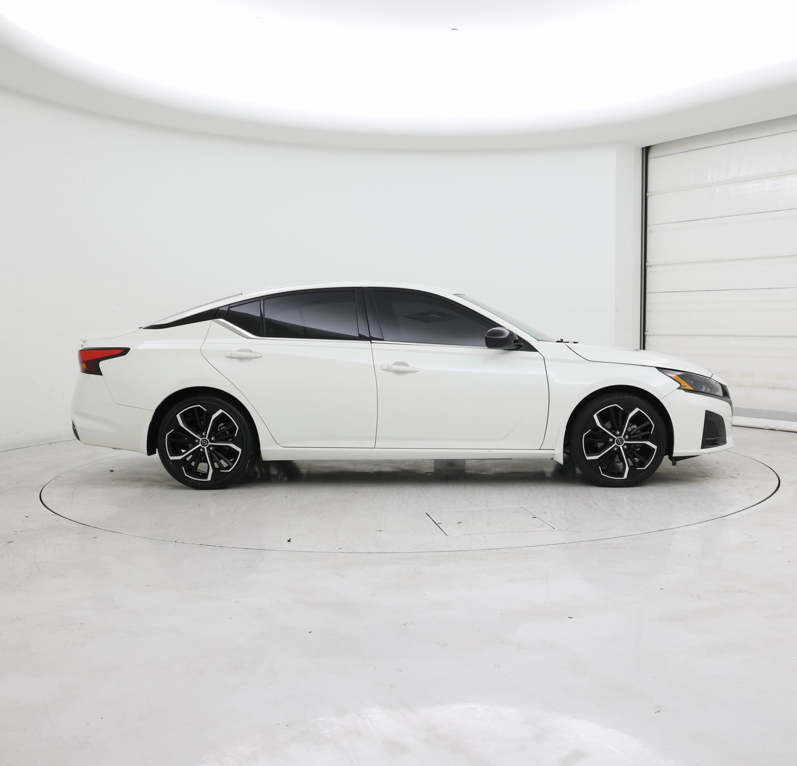 Thumbnail: 2023 Nissan Altima - 7