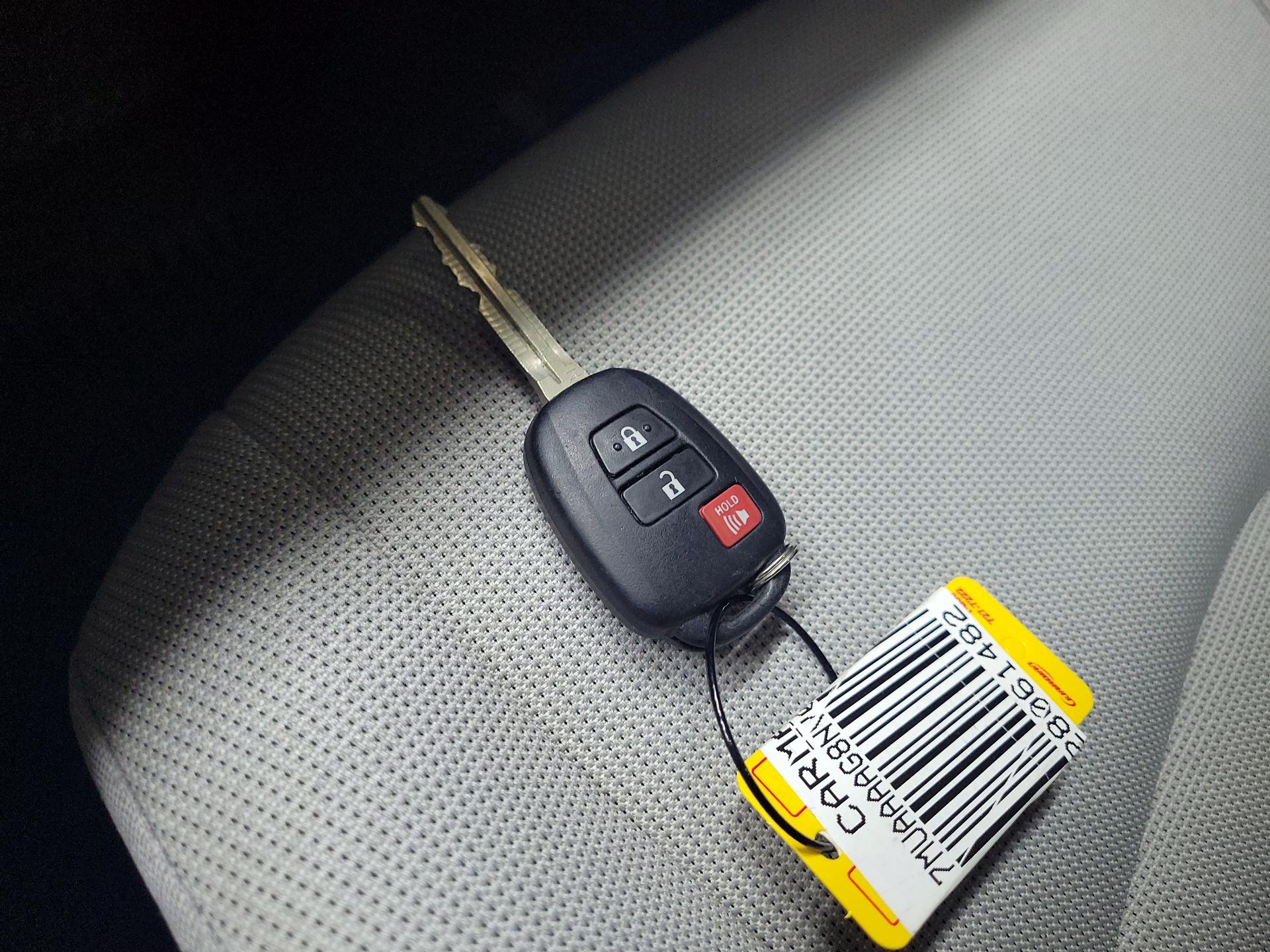 Thumbnail: 2022 Toyota Corolla Cross - 19