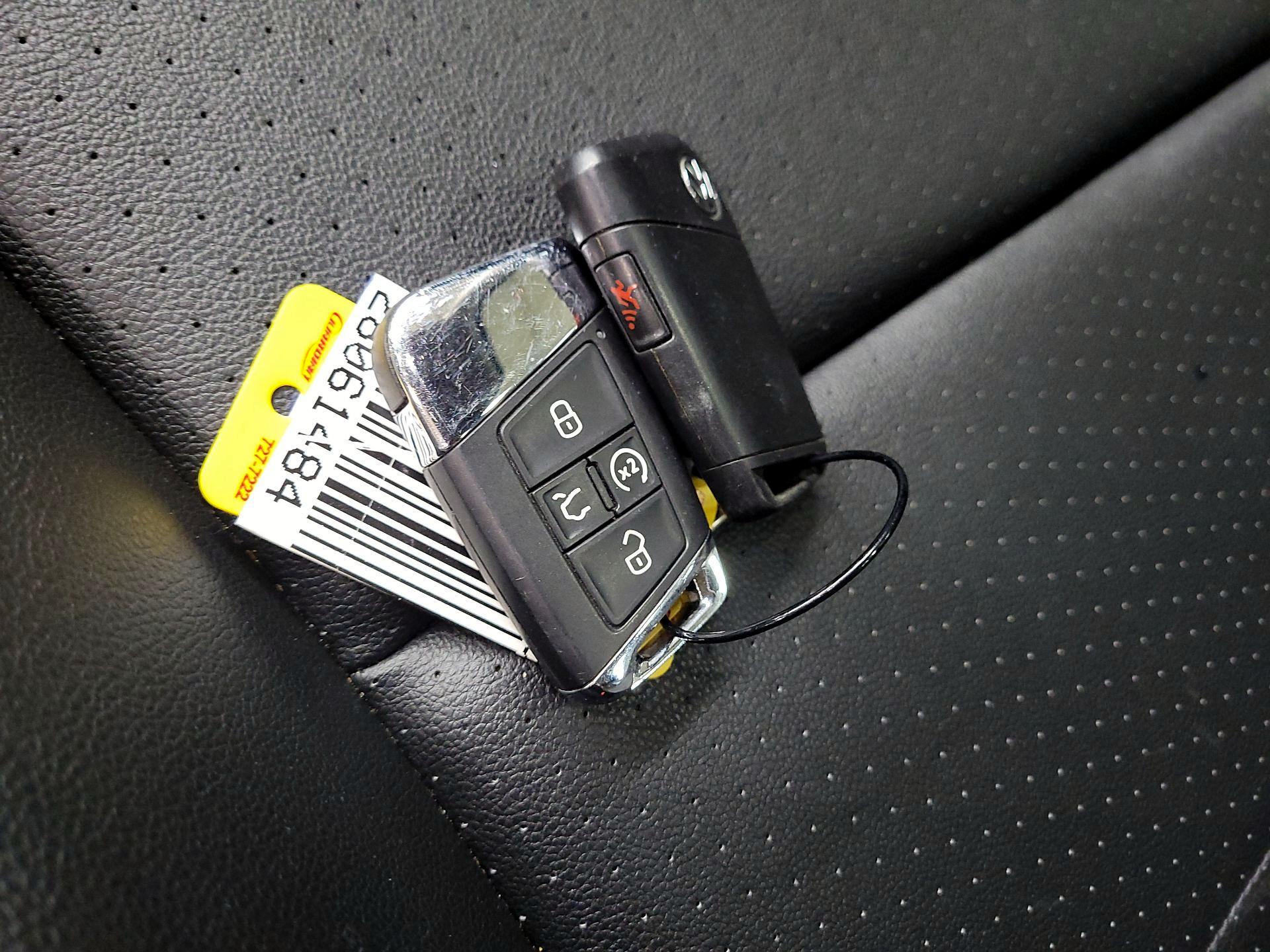 Thumbnail: 2023 Volkswagen Atlas - 19