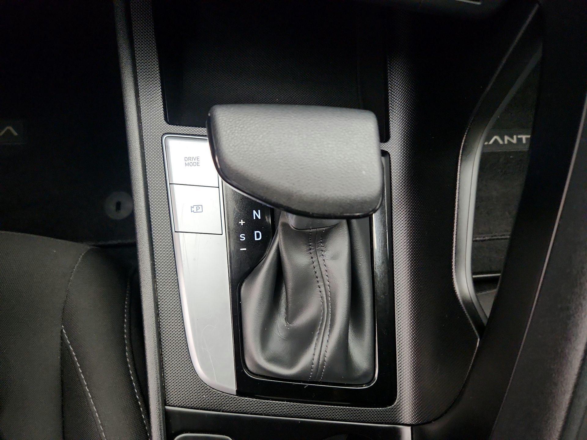 Thumbnail: 2023 Hyundai Elantra - 17