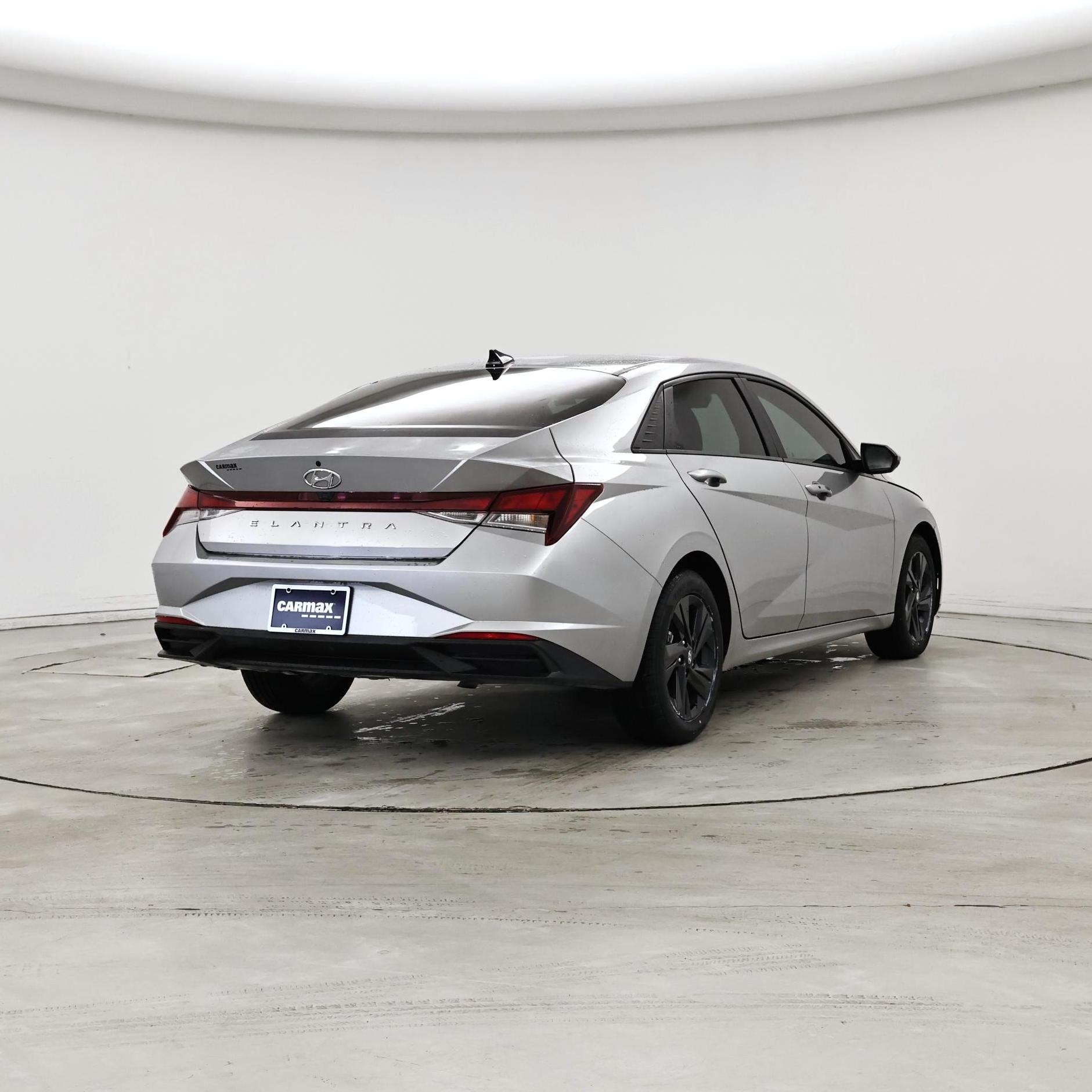 Thumbnail: 2023 Hyundai Elantra - 8