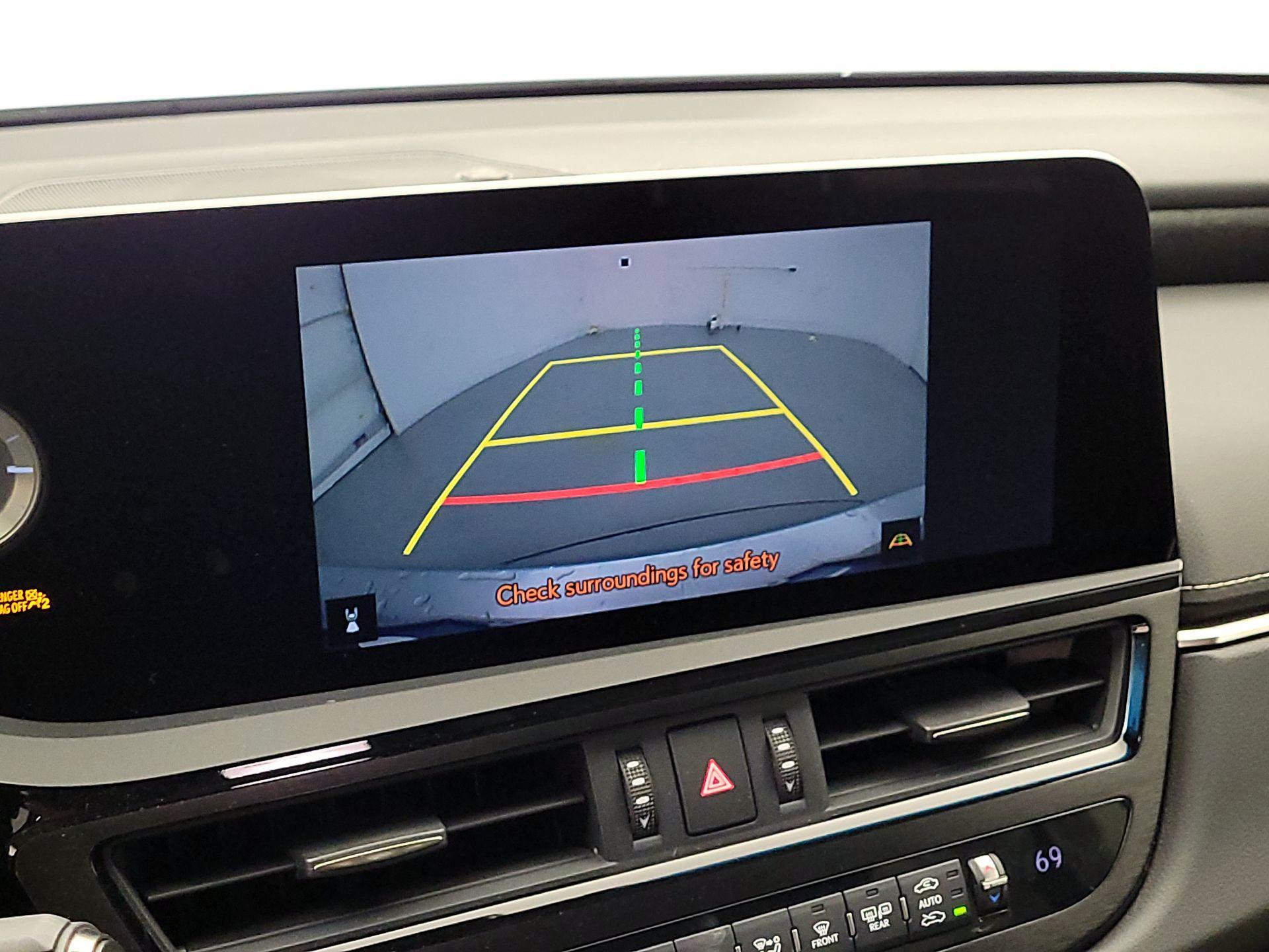 Thumbnail: 2023 Lexus ES - 14