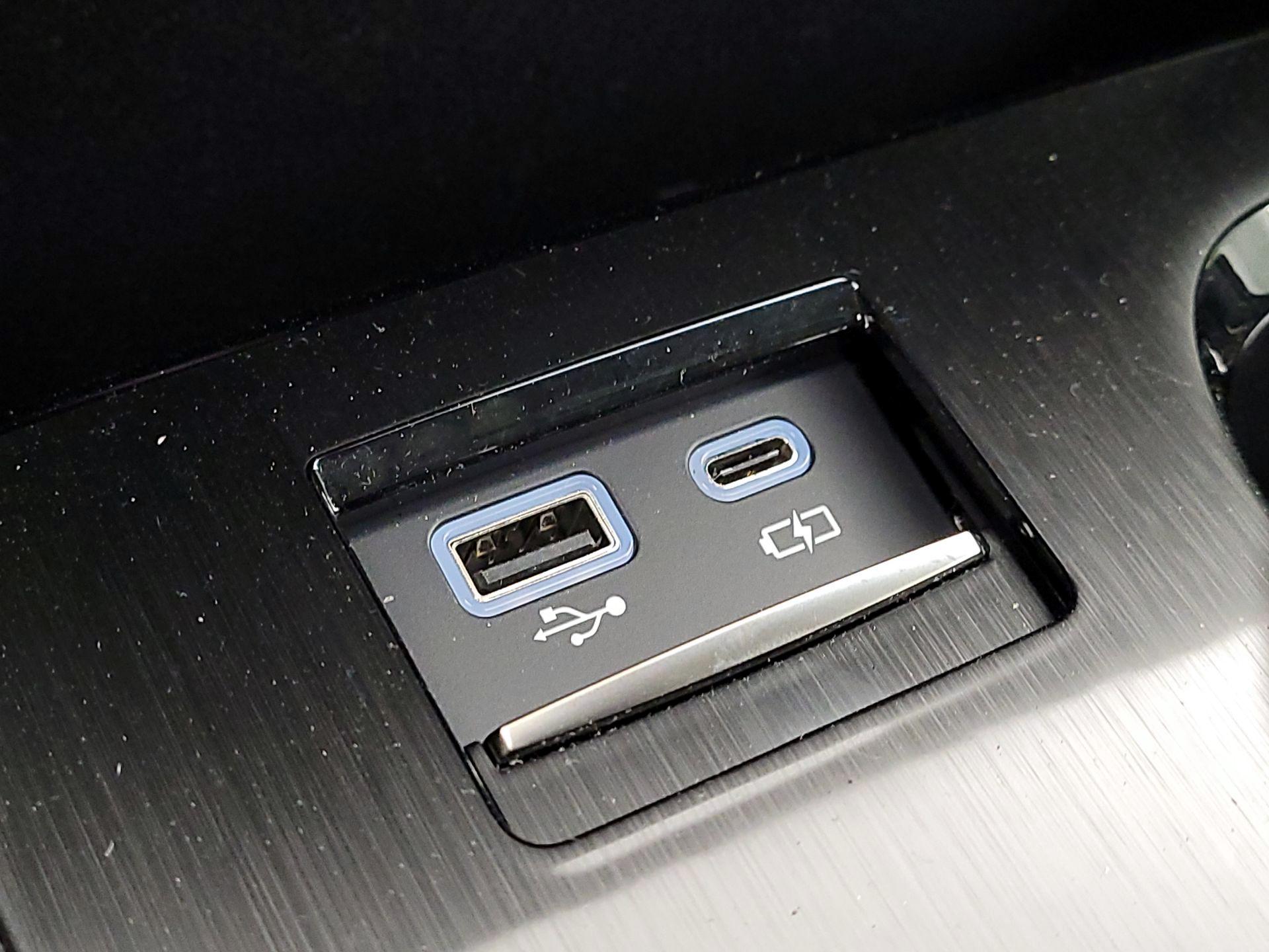 Thumbnail: 2023 Lexus ES - 18