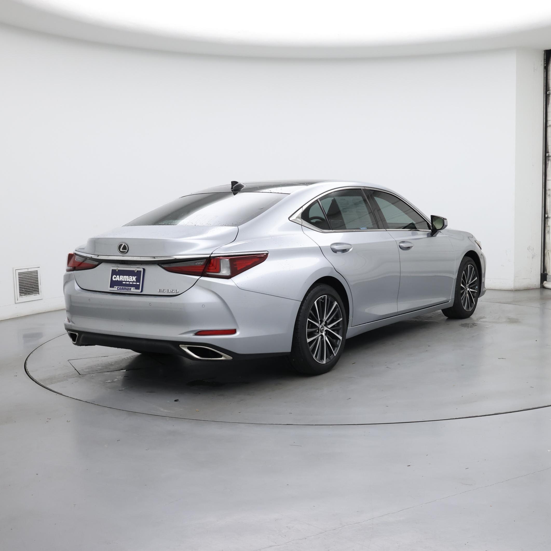 Thumbnail: 2023 Lexus ES - 8