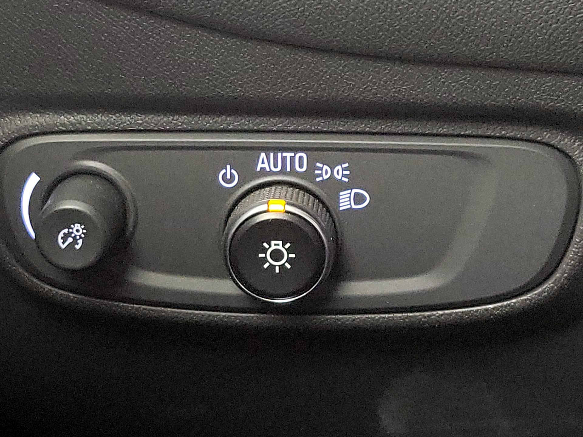 Thumbnail: 2022 Chevrolet Equinox - 13