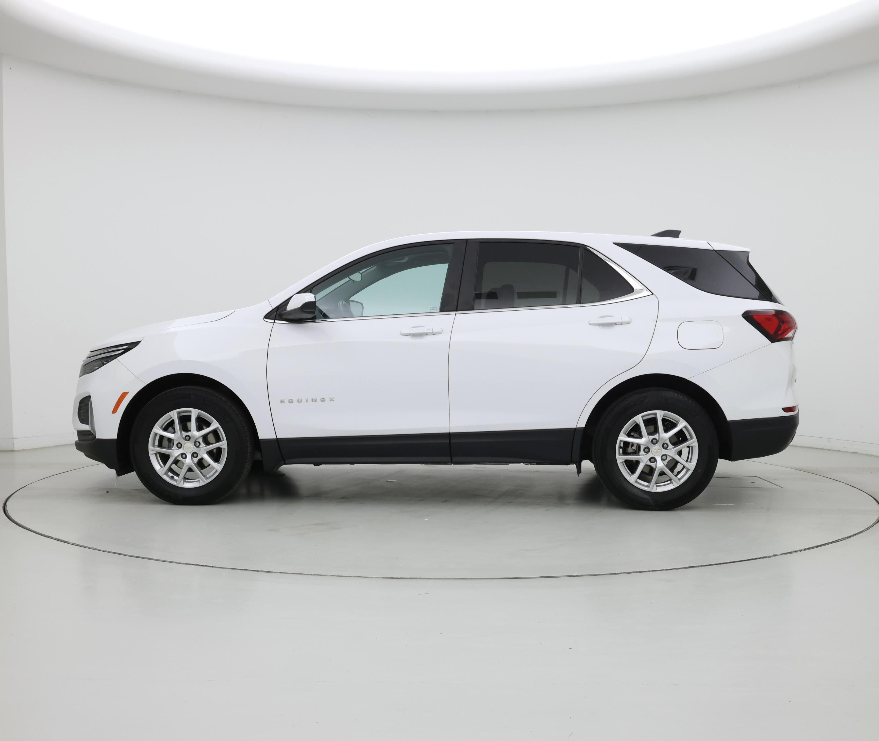 Thumbnail: 2022 Chevrolet Equinox - 3