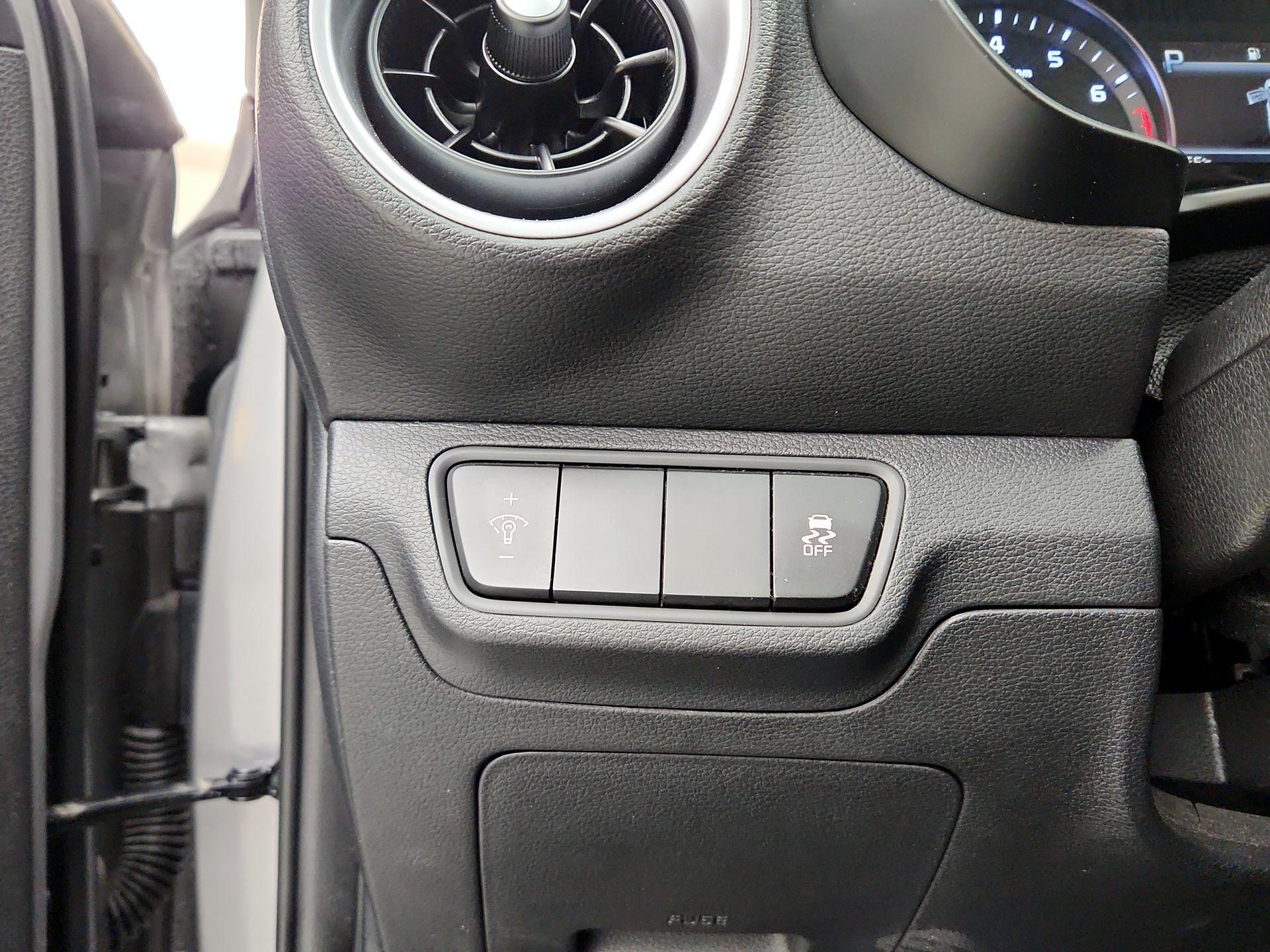 Thumbnail: 2023 Kia Forte - 13