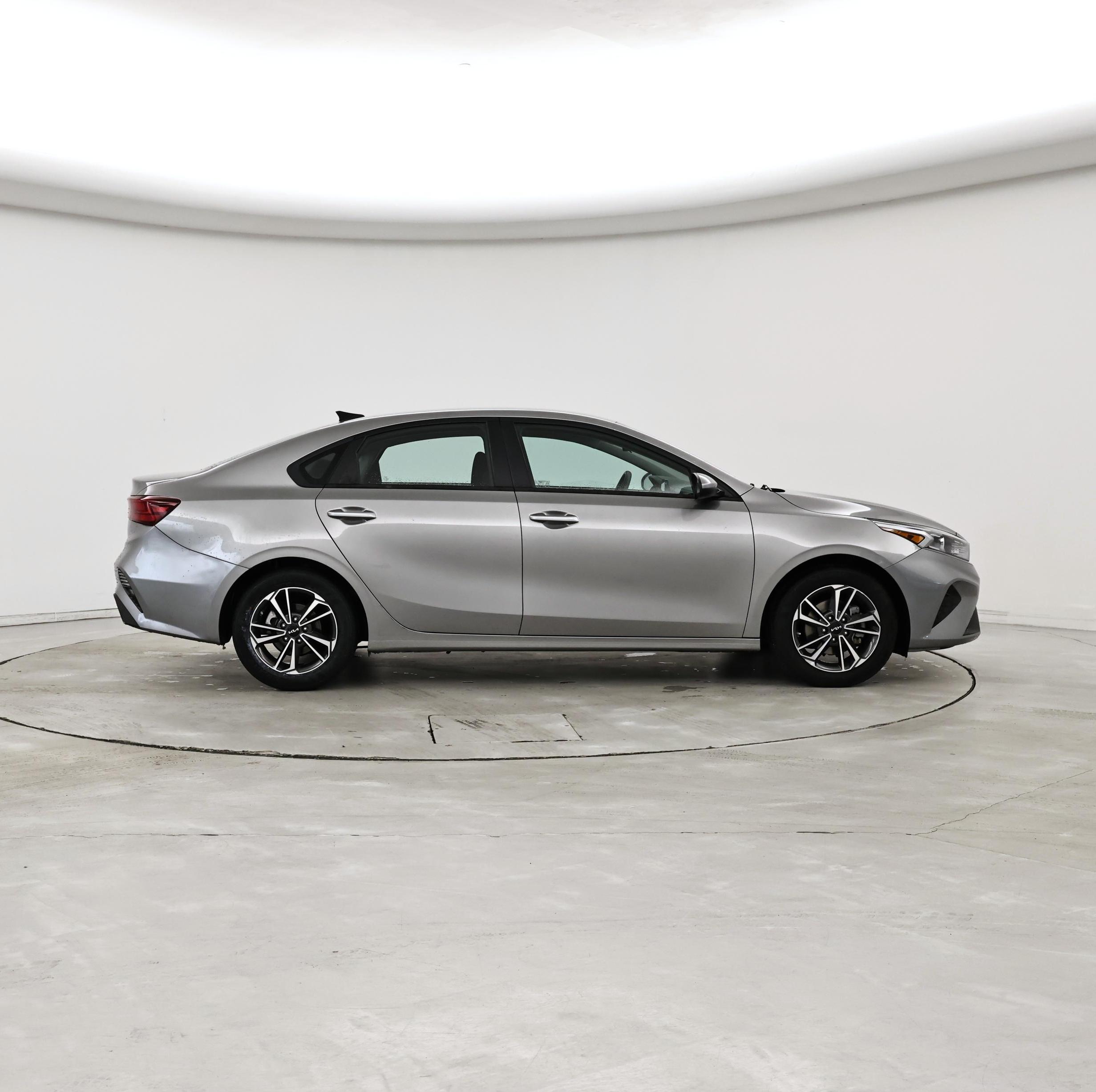 Thumbnail: 2023 Kia Forte - 7