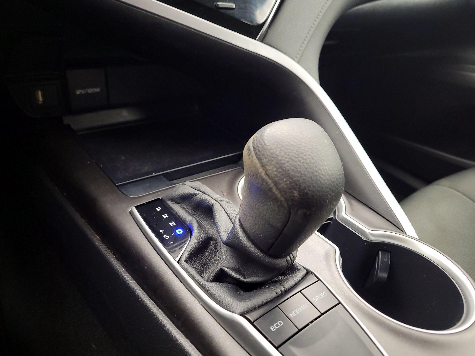 Thumbnail: 2023 Toyota Camry - 17