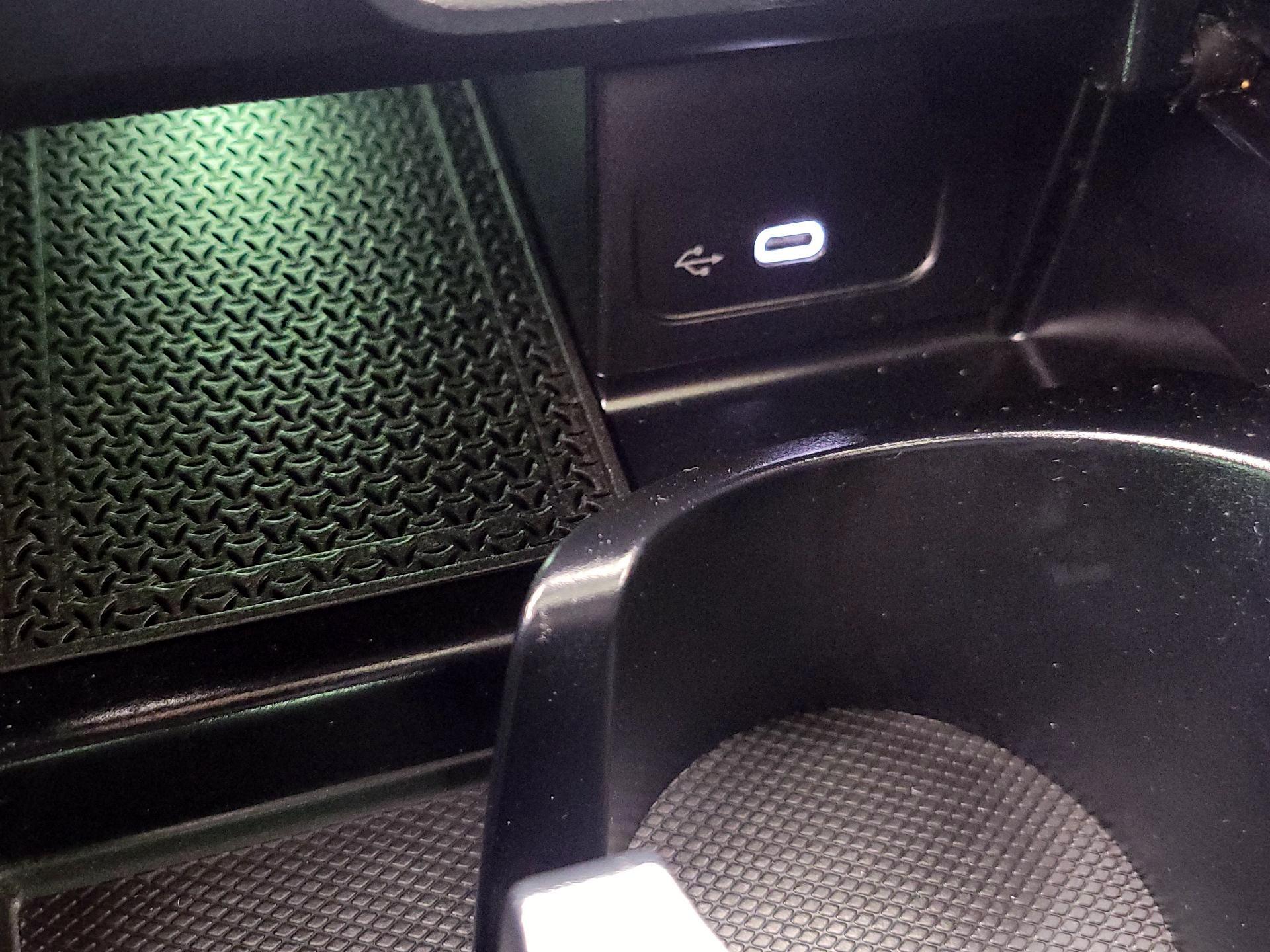 Thumbnail: 2024 Mercedes-Benz C-Class - 19