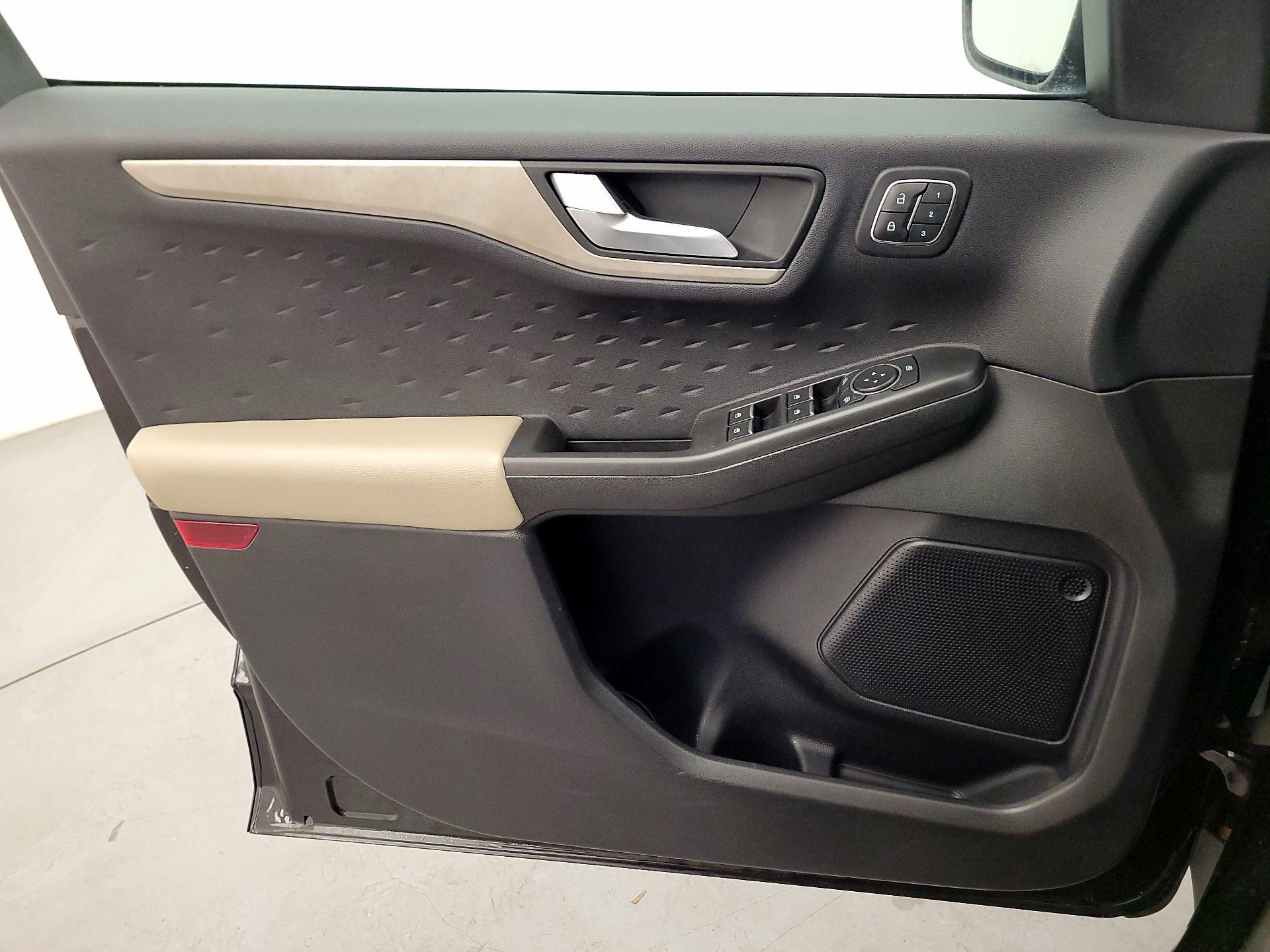 Thumbnail: 2020 Ford Escape - 12