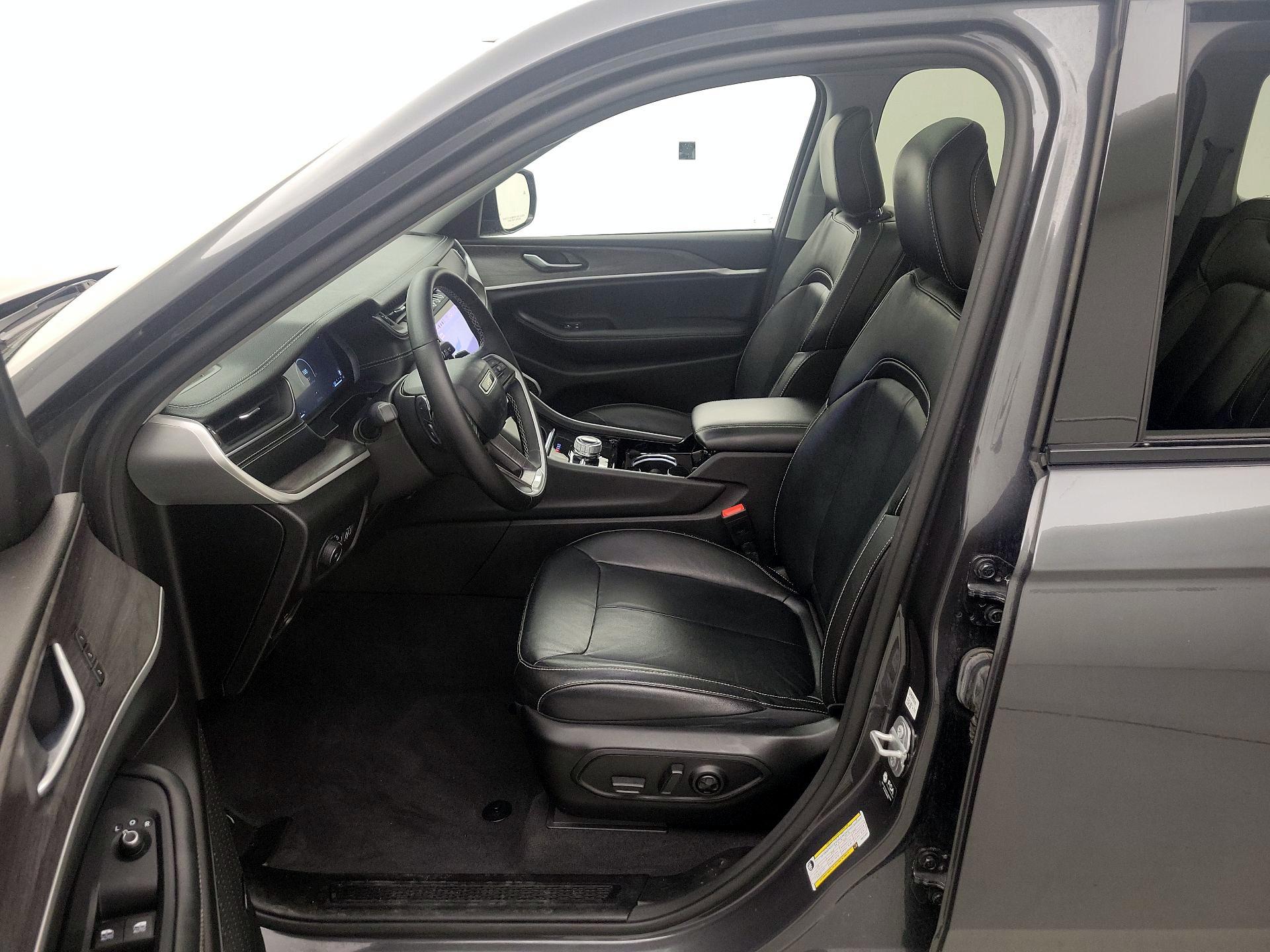 Thumbnail: 2022 Jeep Grand Cherokee - 11