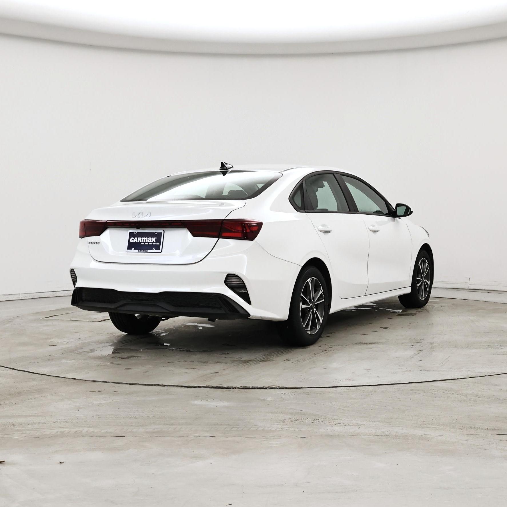 Thumbnail: 2024 Kia Forte - 8