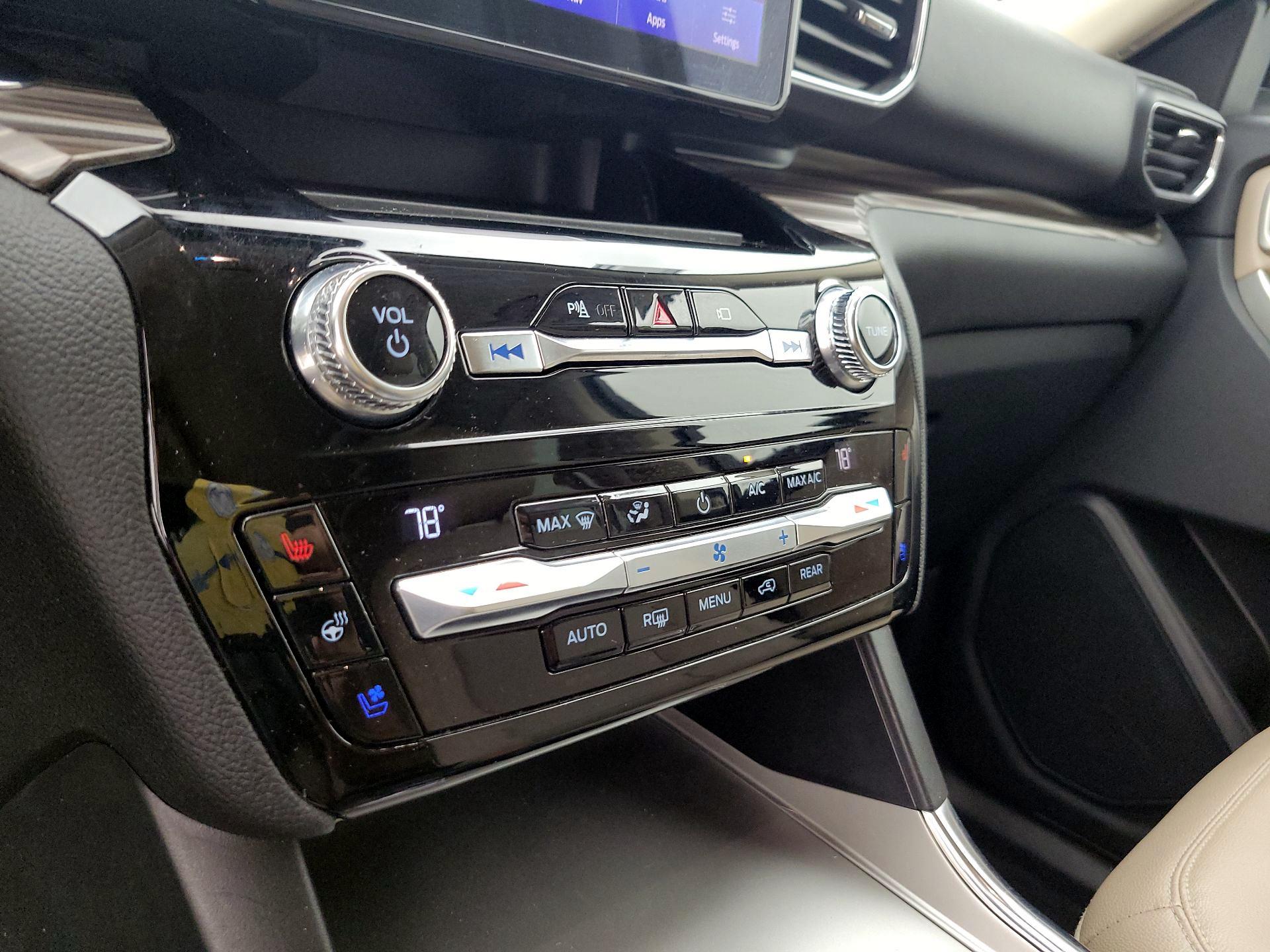 Thumbnail: 2021 Ford Explorer - 16