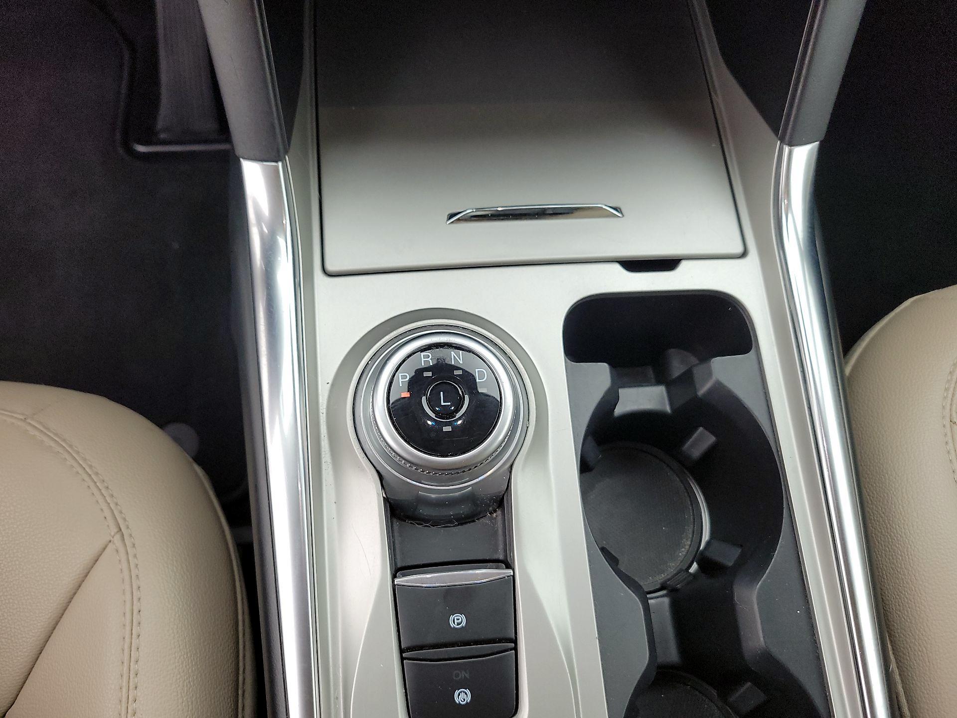 Thumbnail: 2021 Ford Explorer - 17