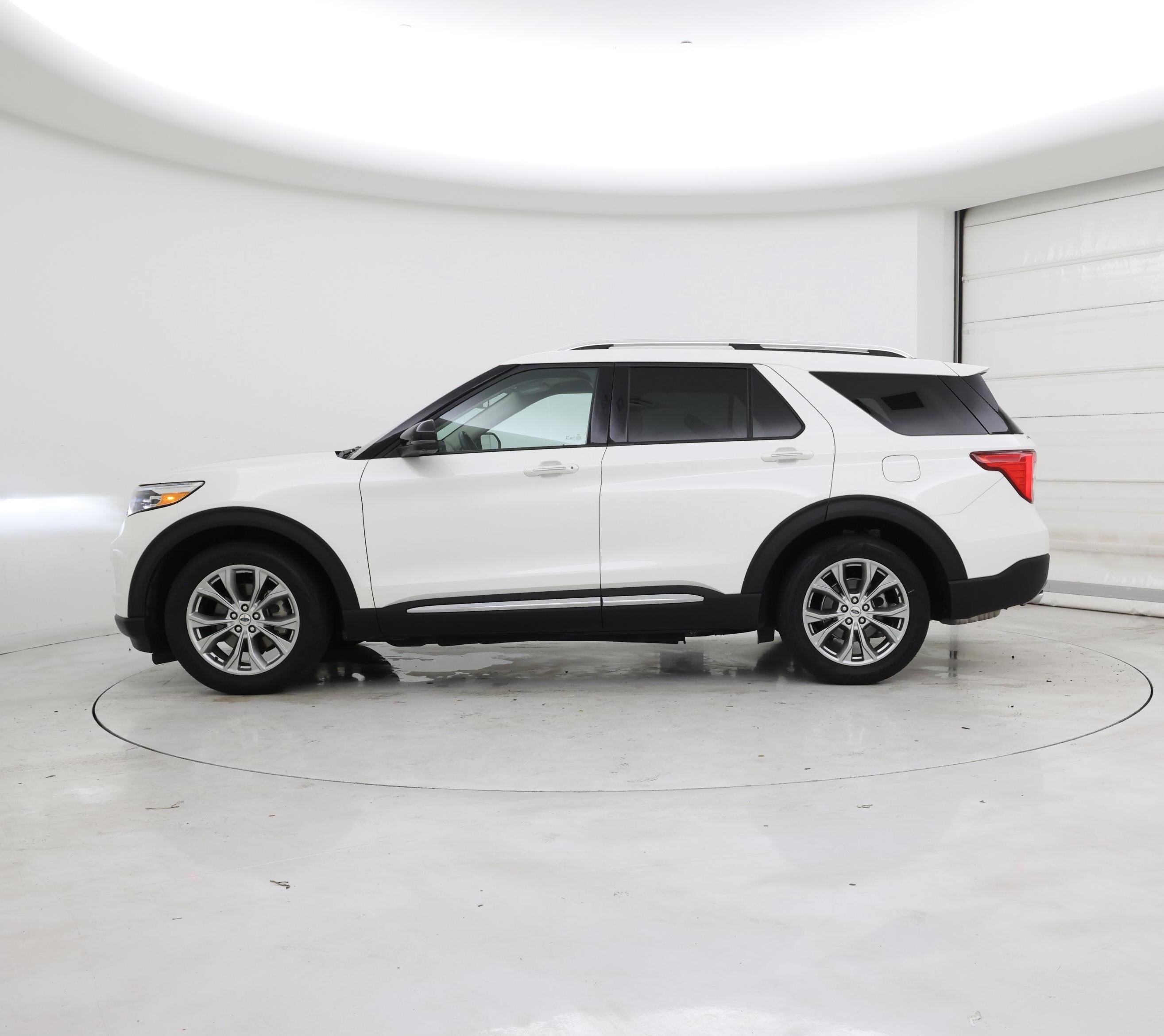 Thumbnail: 2021 Ford Explorer - 3