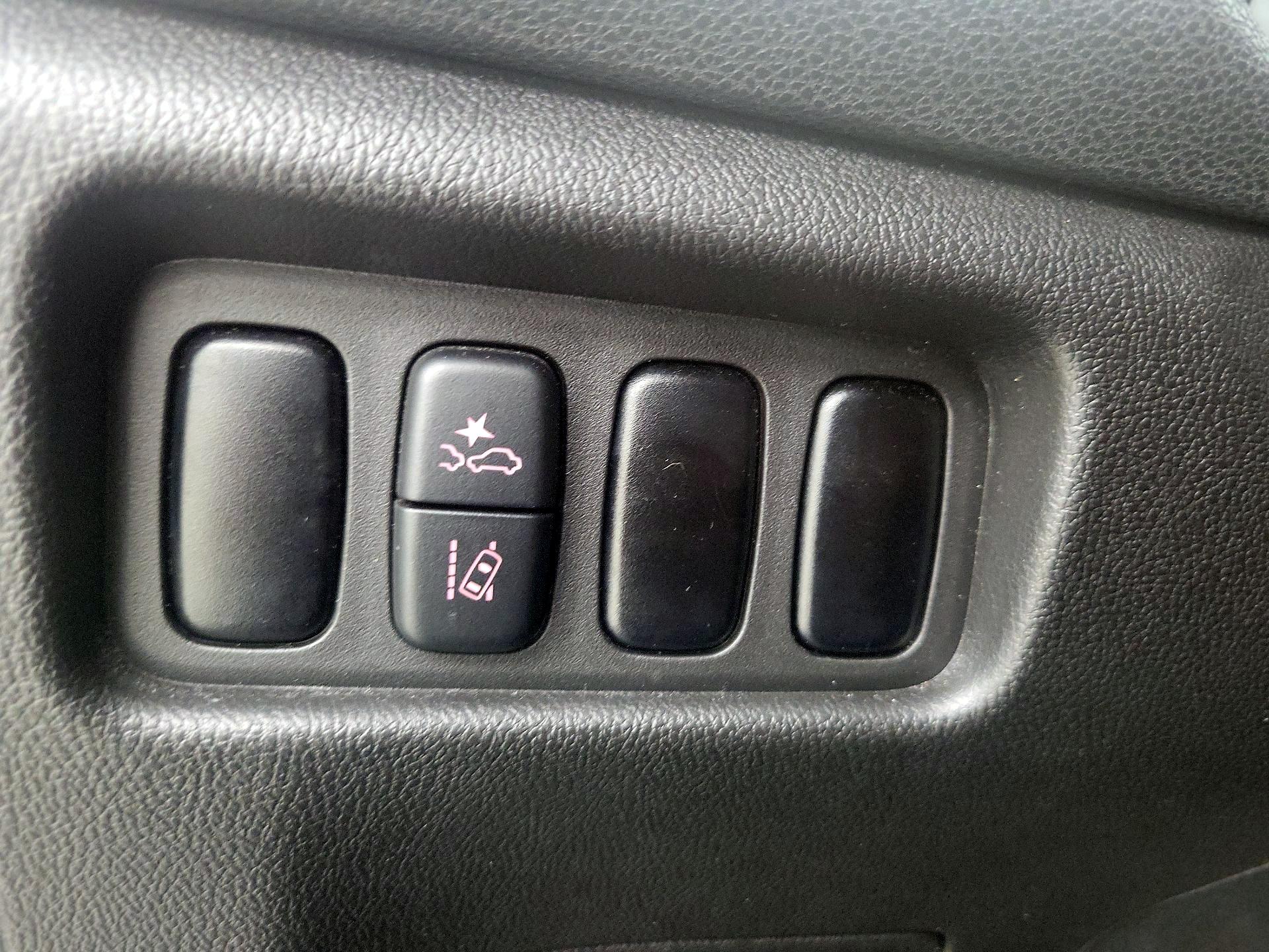 Thumbnail: 2023 Mitsubishi Outlander Sport - 13