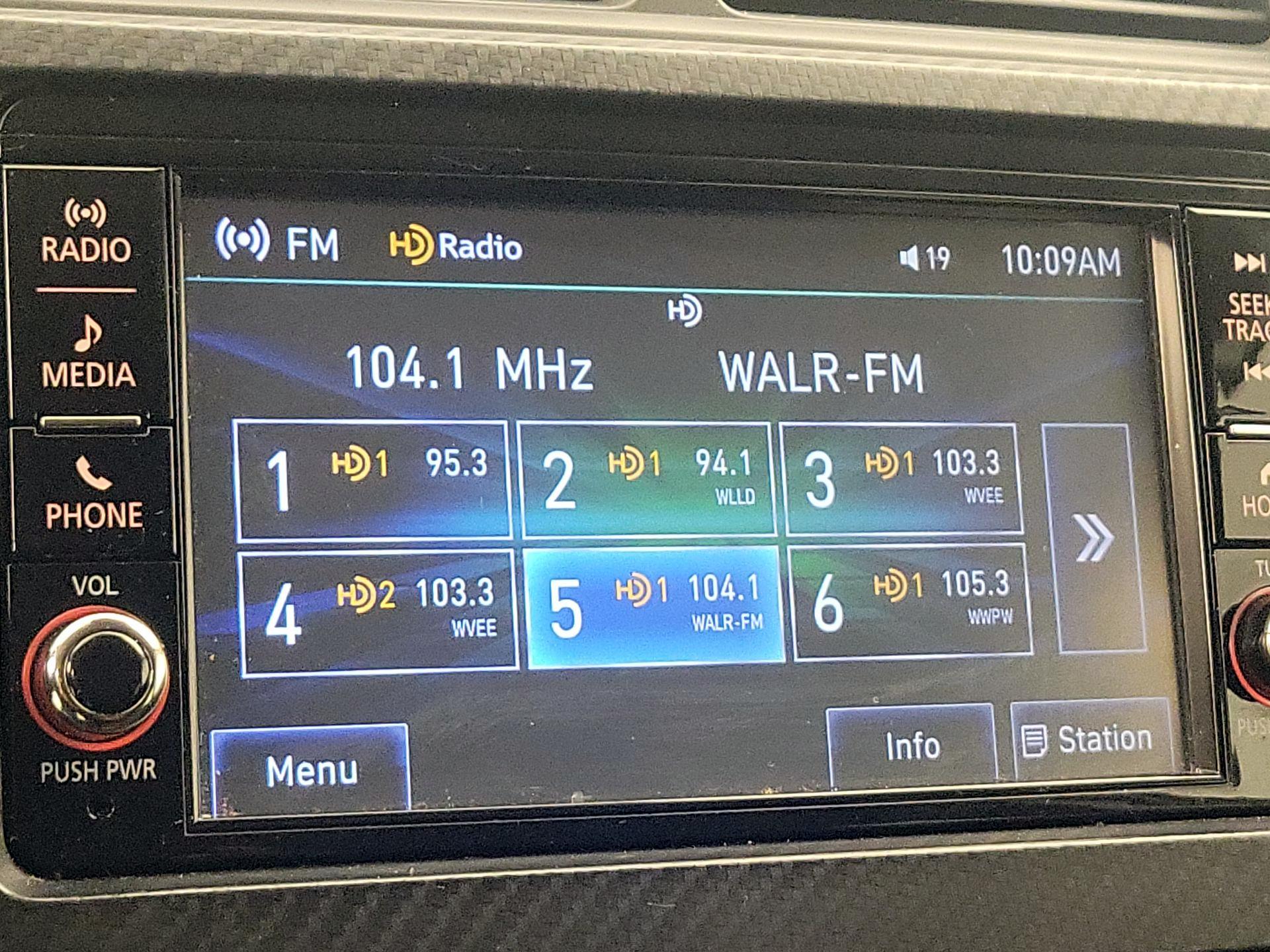 Thumbnail: 2023 Mitsubishi Outlander Sport - 15