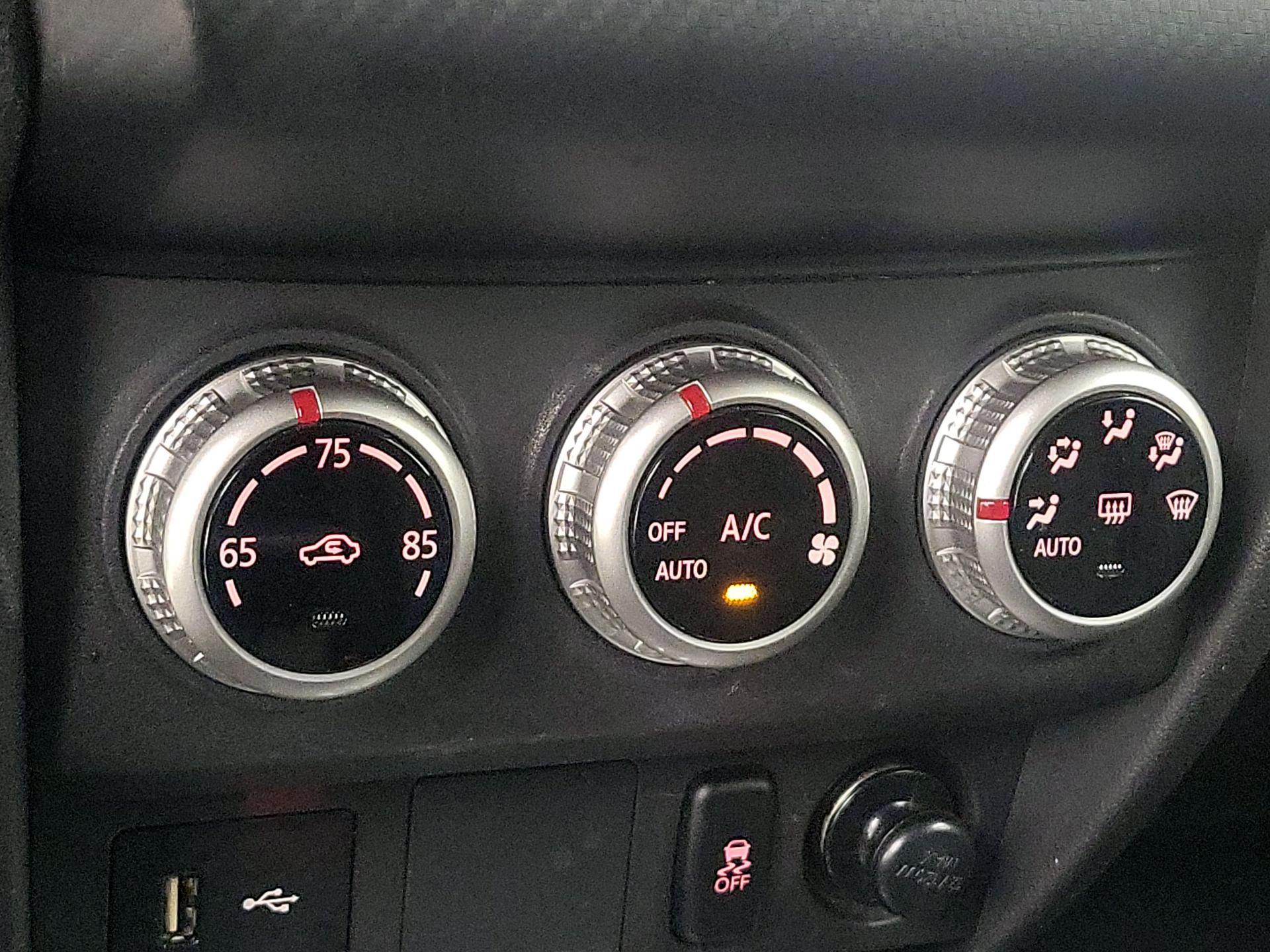 Thumbnail: 2023 Mitsubishi Outlander Sport - 16