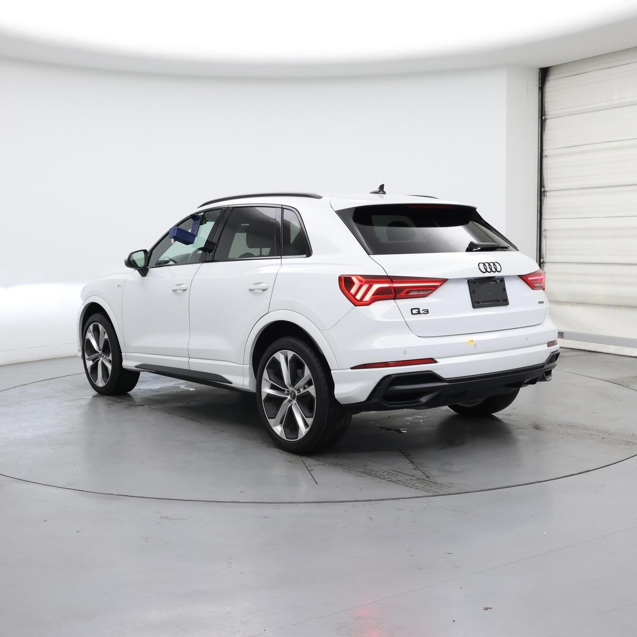 Thumbnail: 2022 Audi Q3 - 2