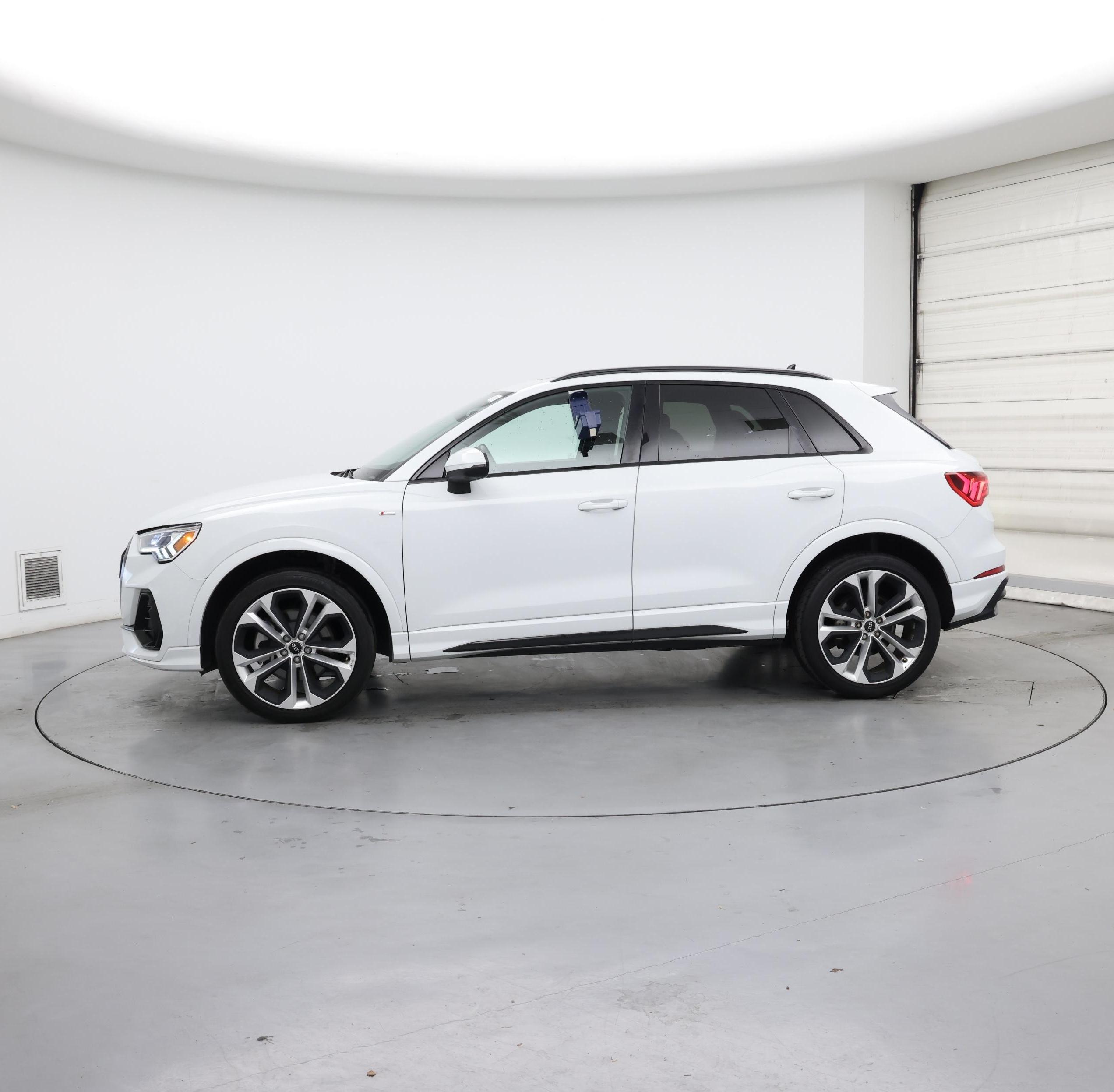 Thumbnail: 2022 Audi Q3 - 3